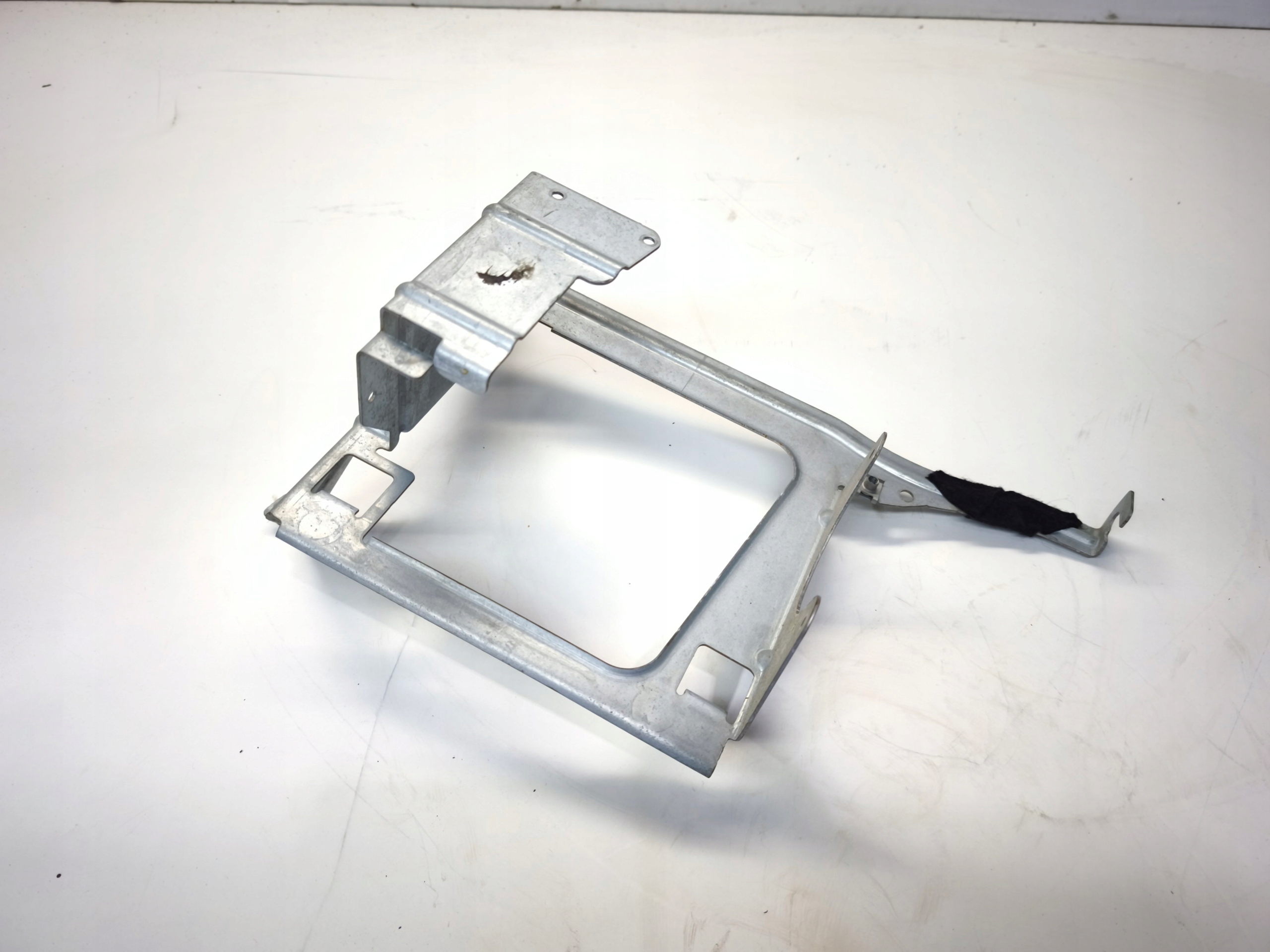 bracket holder STEROWNIKA right rear part AUDI Q7 4L 4L0035209