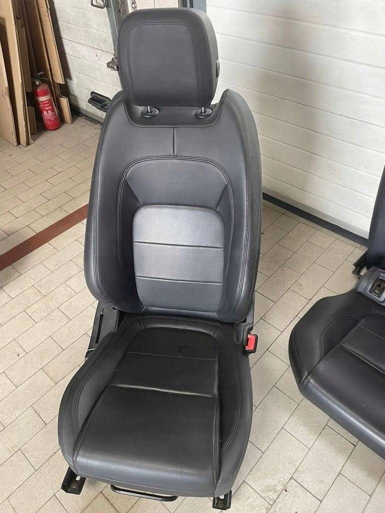 Komptel sedili z boczkami Komplet Jaguar e-Pace