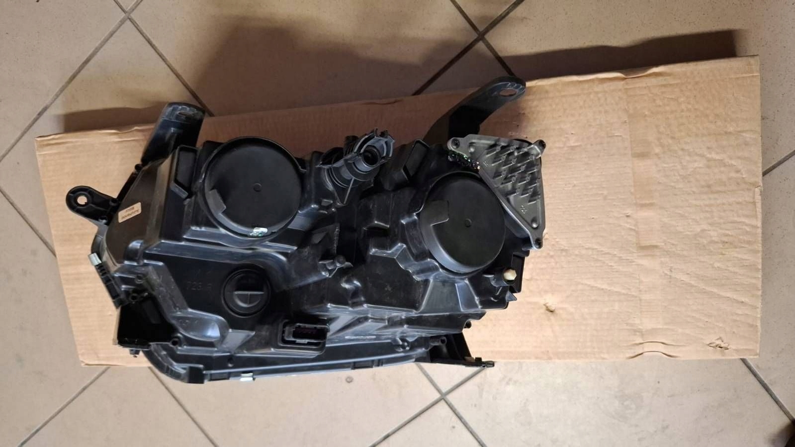 REFLEKTOR light front DACIA DUSTER II replacement new