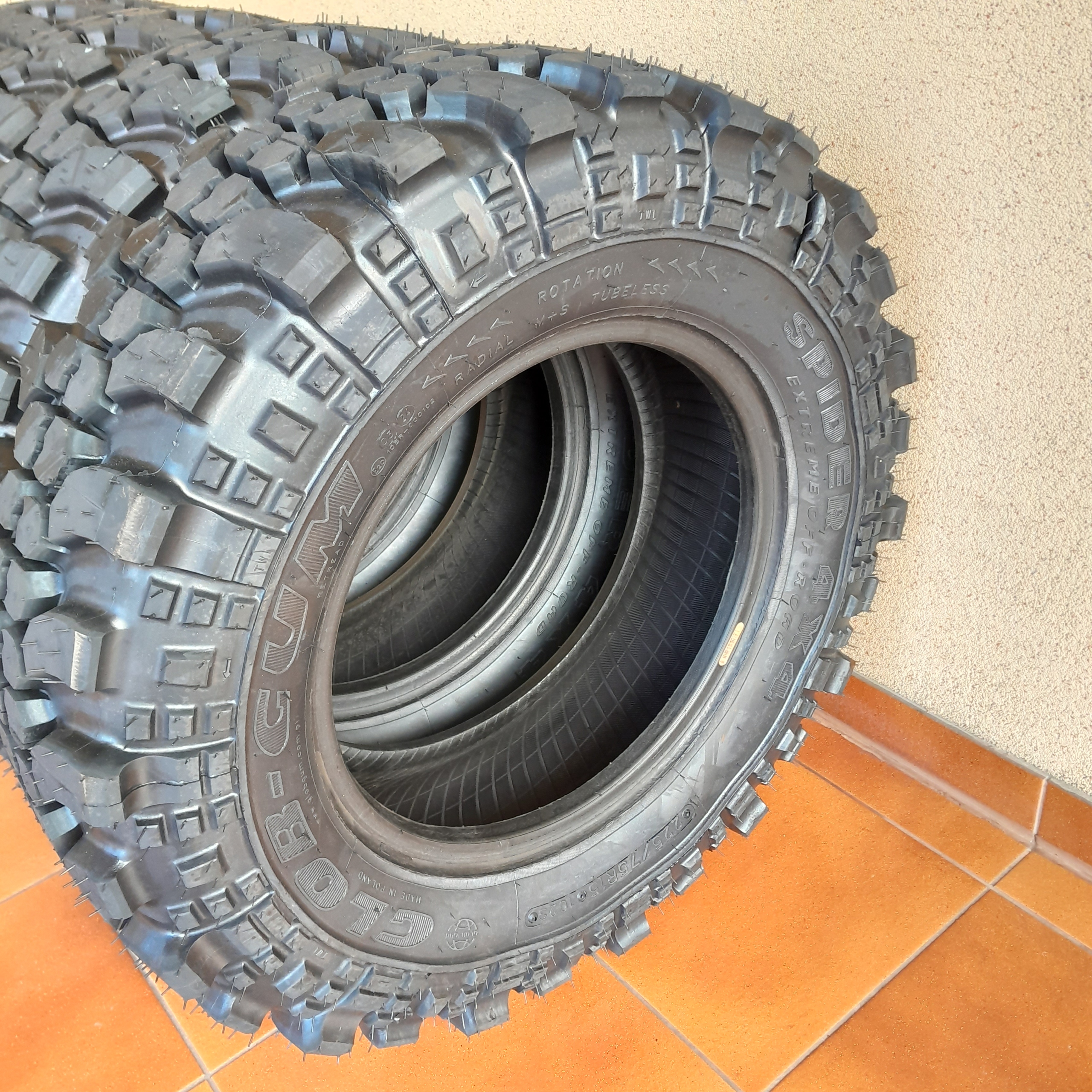 2x Opony bieżnikowane 225/70 R15 TERENOWE 4x4 M/T SIMEX Szerokość opony 225 mm