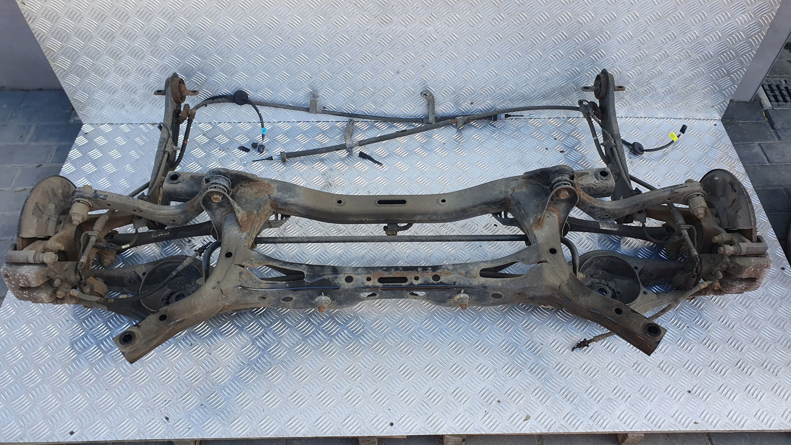 BELKA ZAWIESZENIA OŚ TYŁ HYUNDAI I30 III KOMBI 16-