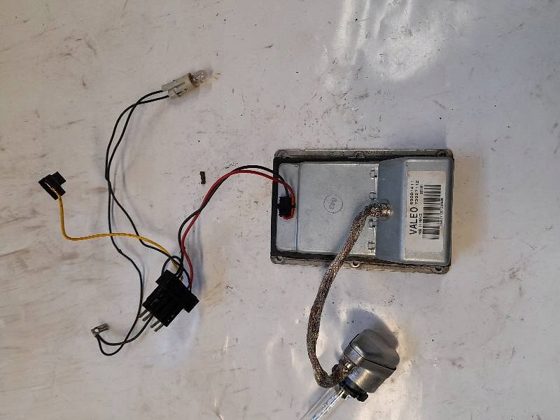 PRZETWORNICA XENON 89001411 RENAULT LAGUNA II 2 Producent części Renault