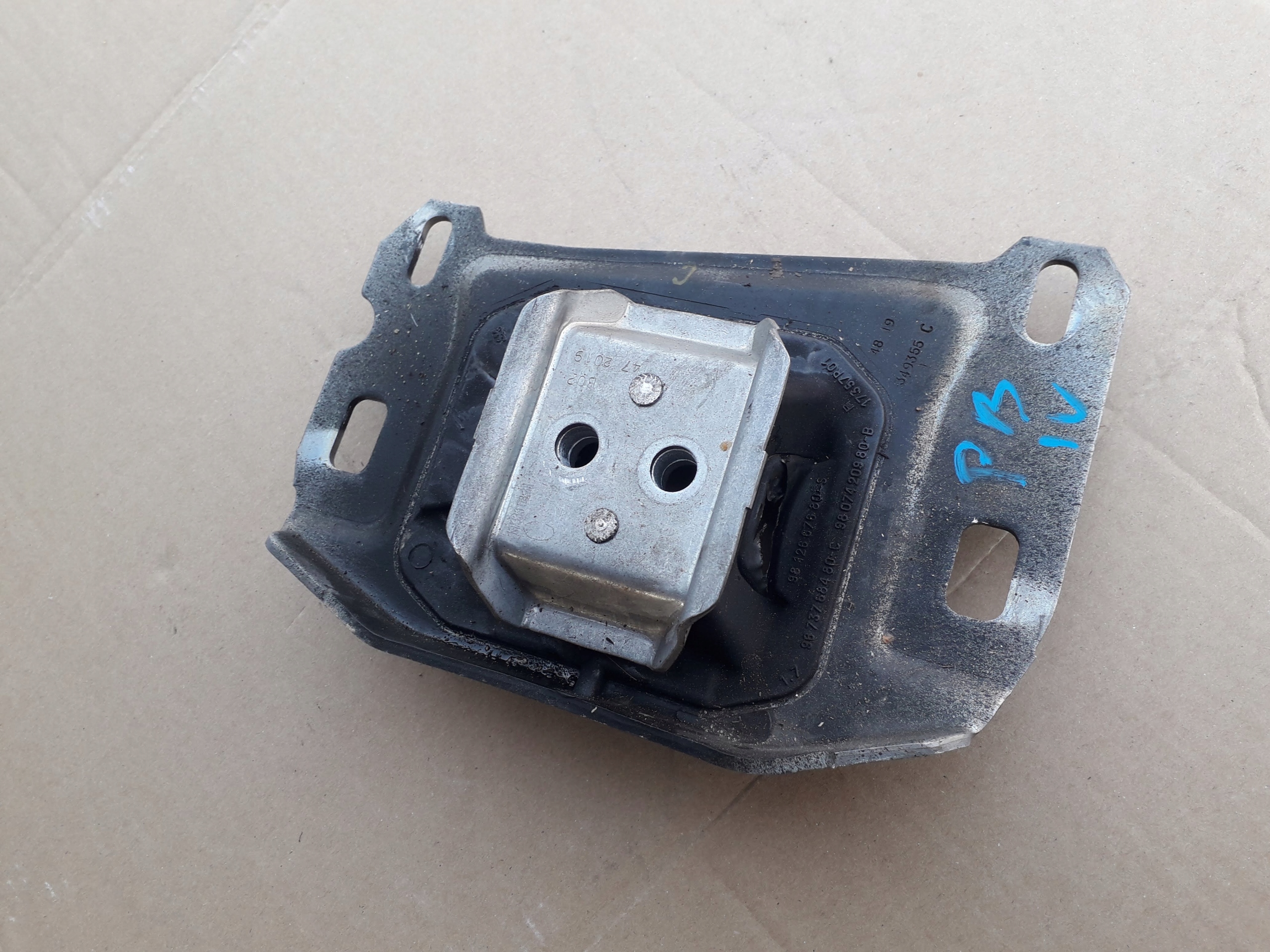 9812667680 - ЛАПА ПОДУШКА КОРОБКИ ПАРТНЕР BERLINGO IV 19-