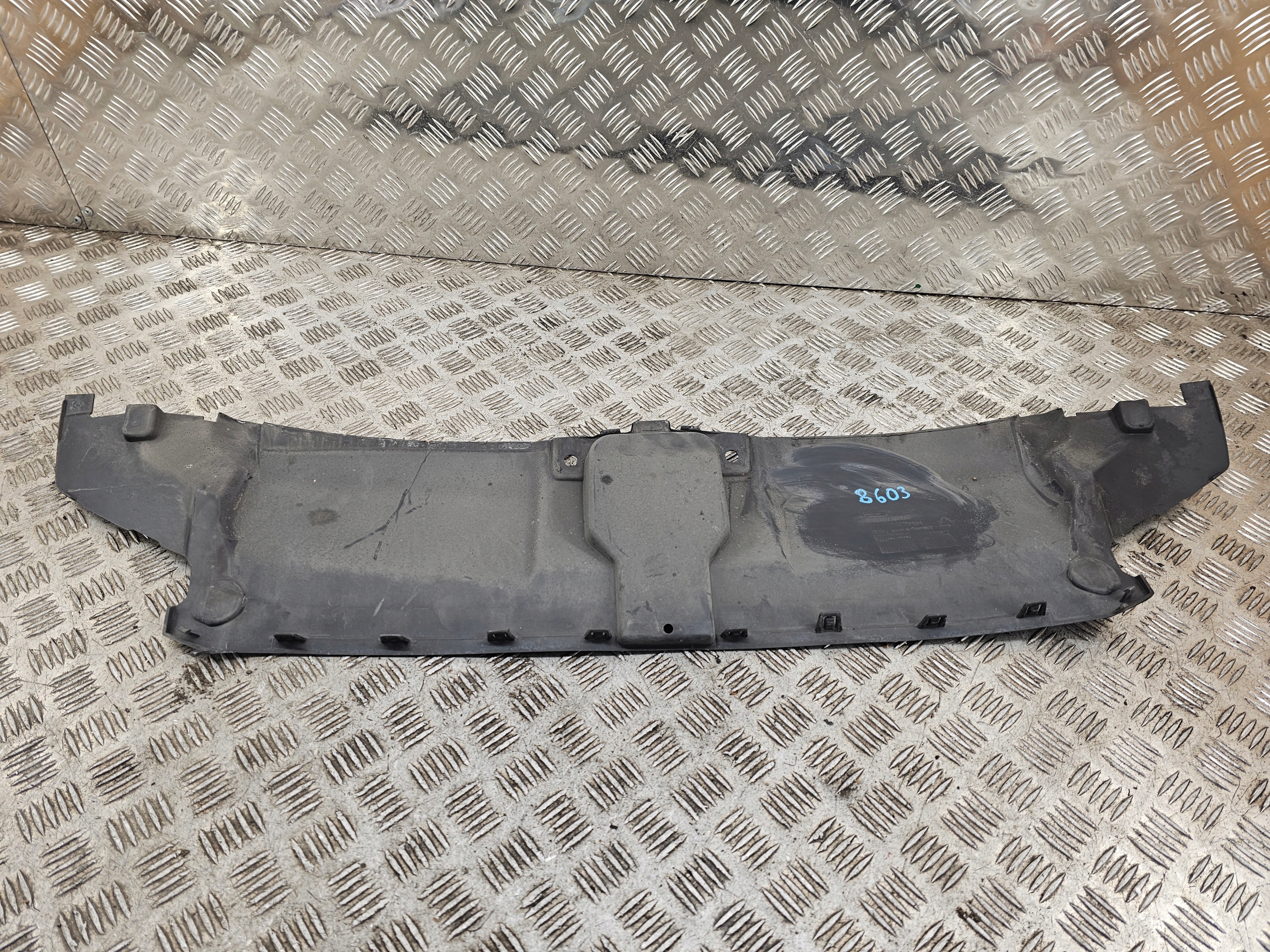 original kryt stěny předního AUDI A6 C7 LIFT 4G0807081D