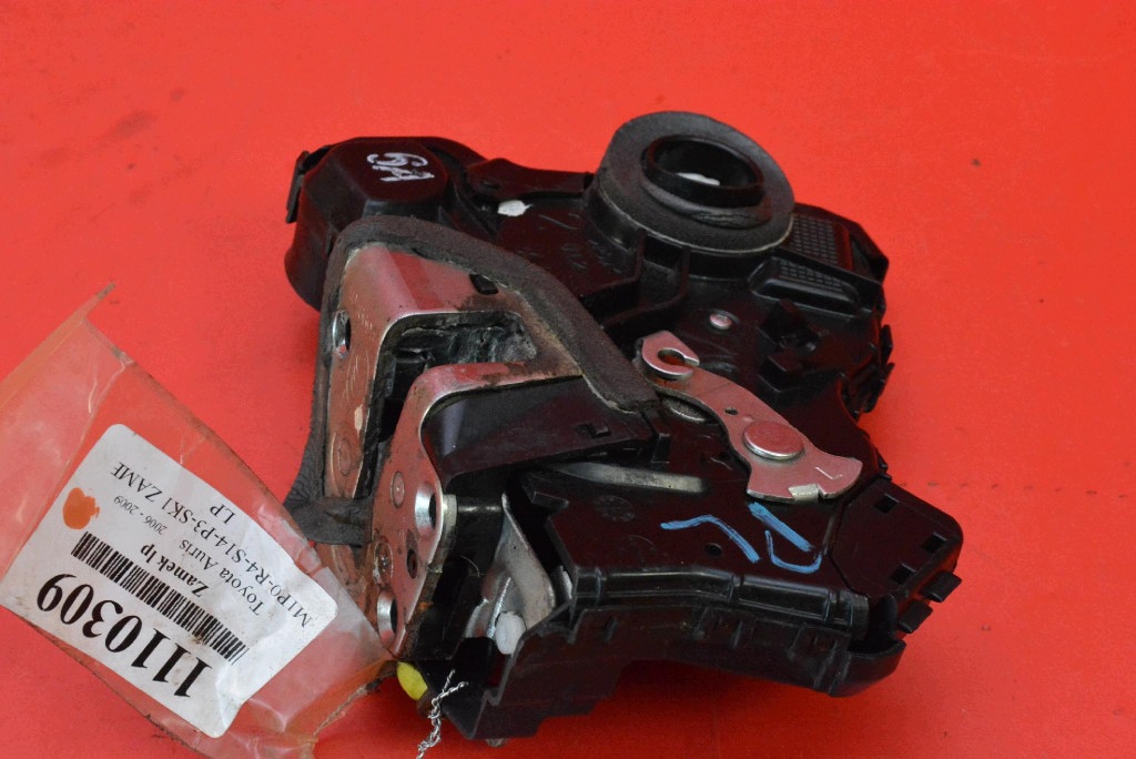 lock door left front front EU TOYOTA AURIS 1 and 5D HB 06-09