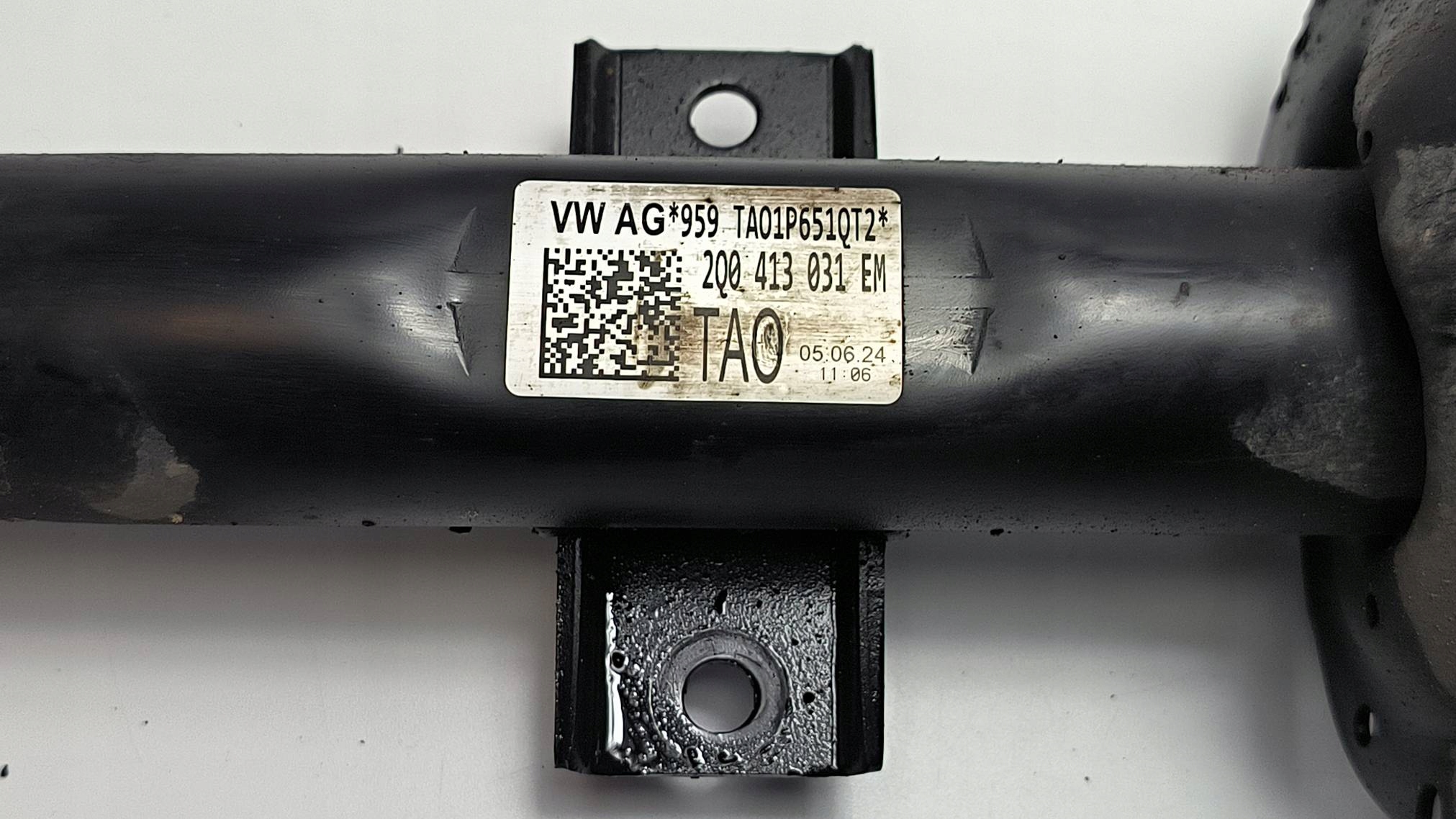 shock absorber right front 2Q0413031EM VOLKSWAGEN TAIGO