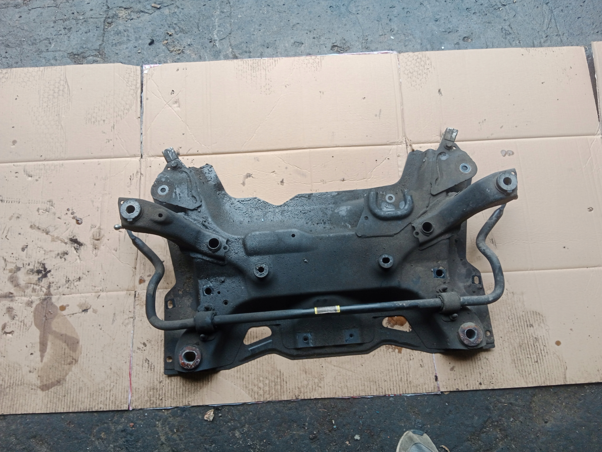 axle beam subframe axle beam front PEUGEOT 508 and 09-> R. 1.6 EHDI