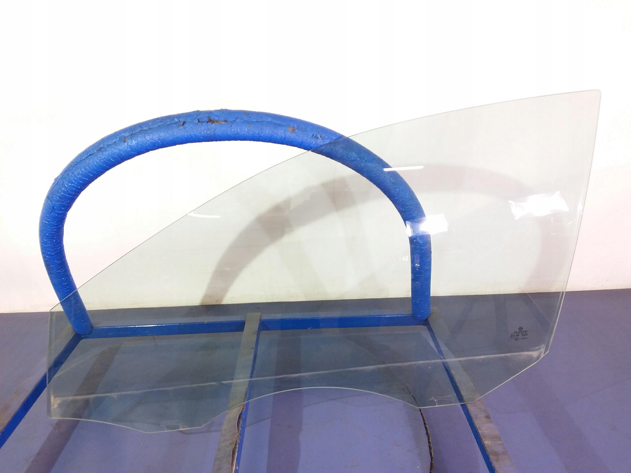 VW Jetta VI 5C6 LIFT стекло двери левая передняя 17r