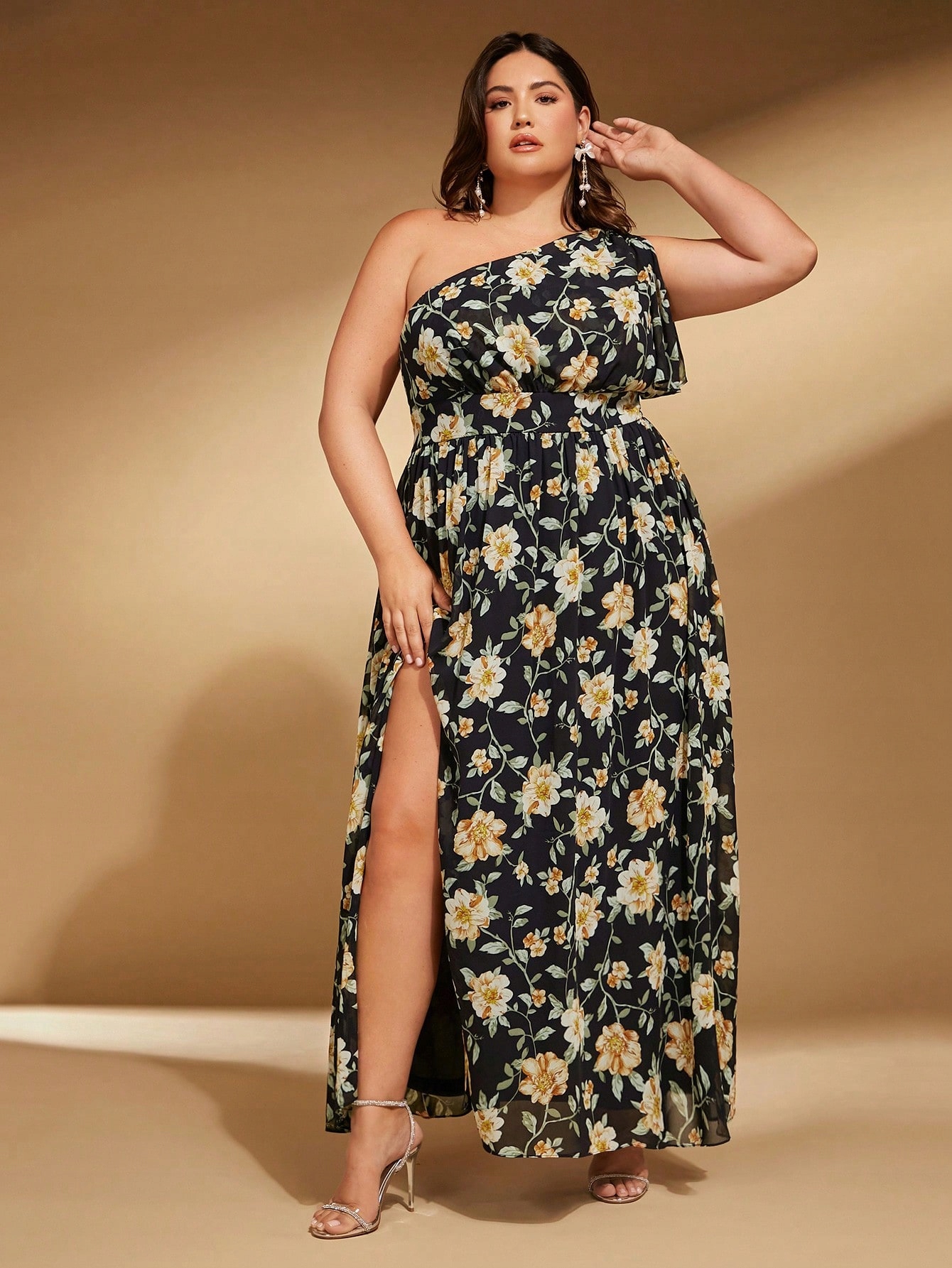 Šaty Maxi S Květinami Na Jedno Rameno Shein 5XL 50