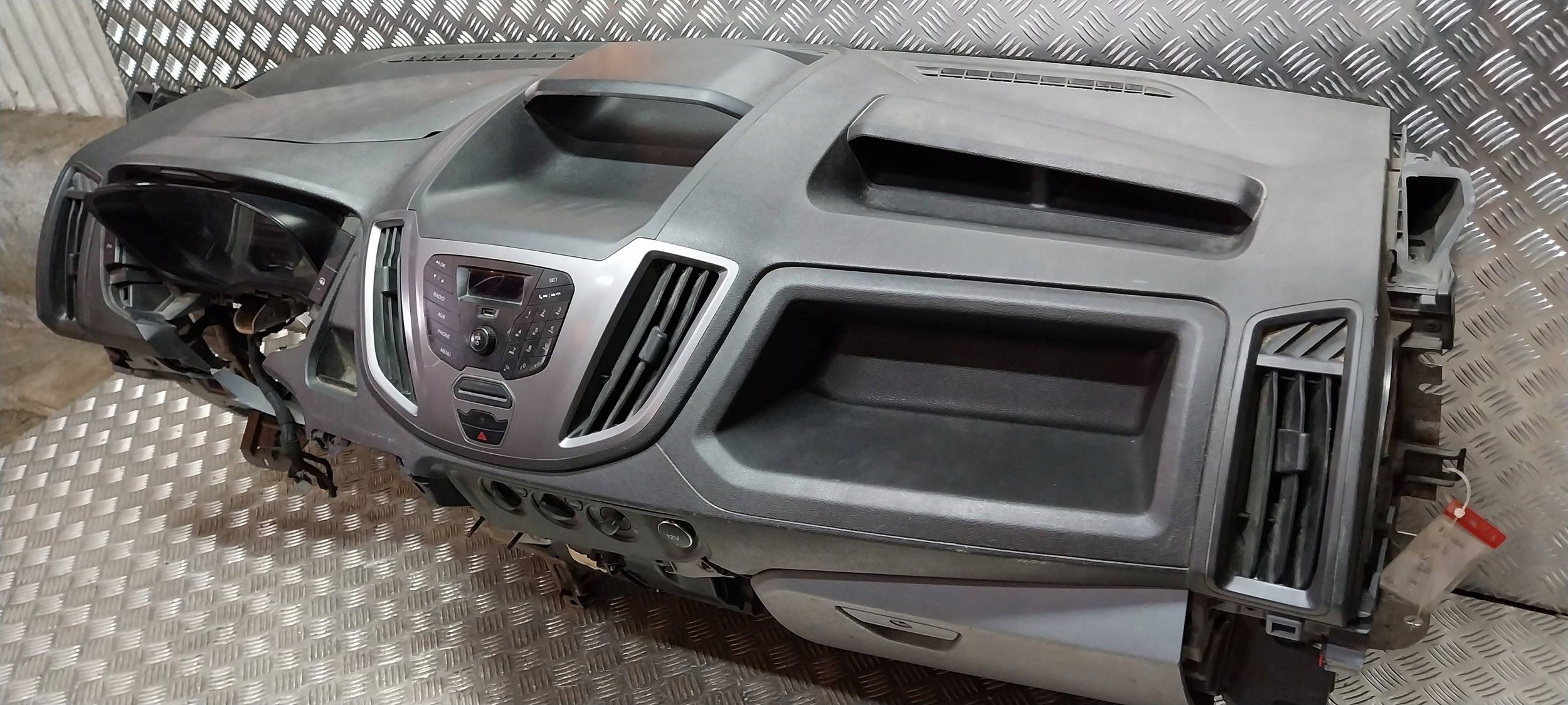 console dashboard instrument panel FORD TRANSIT MK8 18