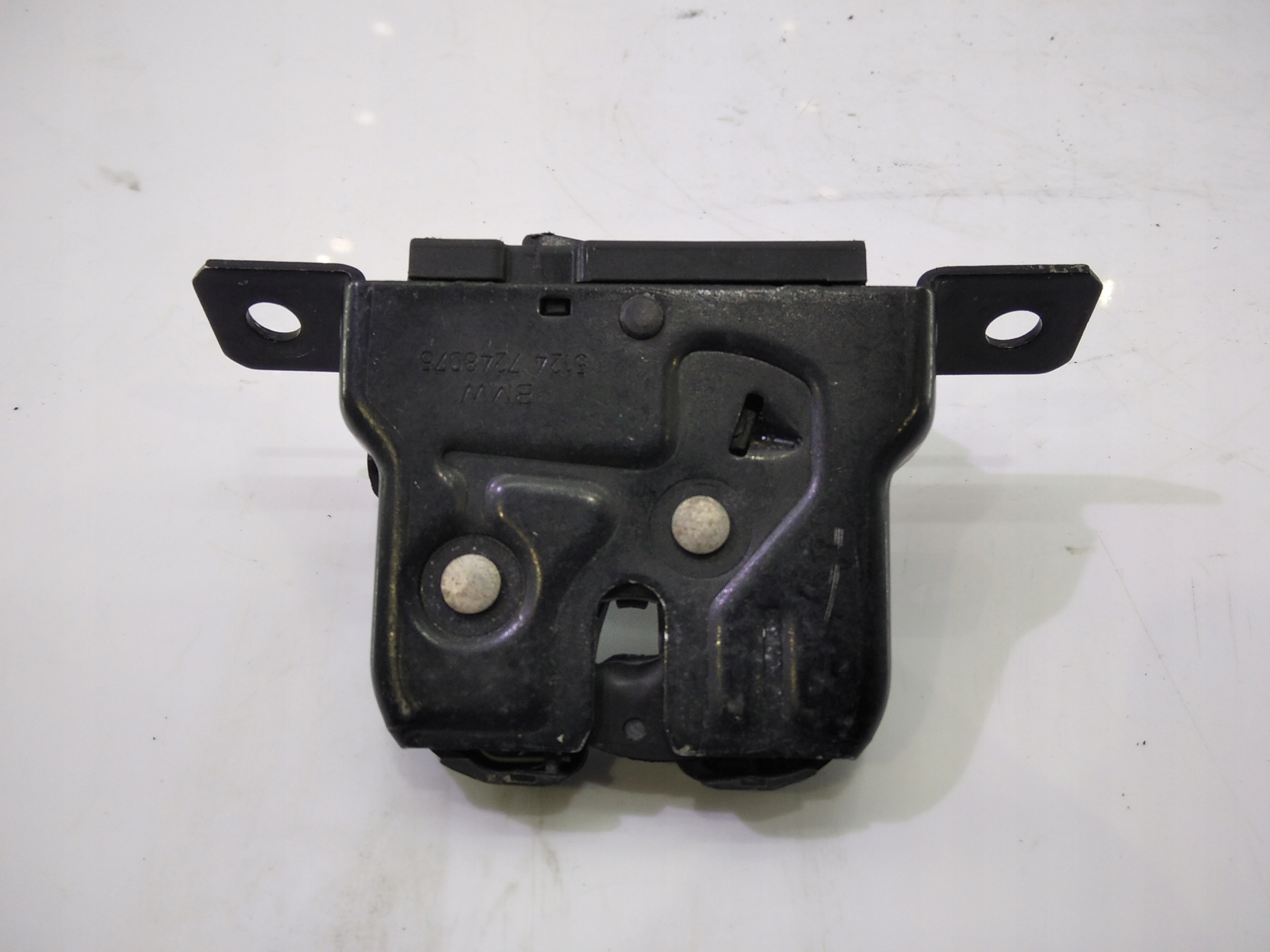 BMW F20 F21 замок багажника 7248075