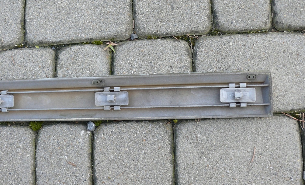 moulding central door left front AUDI A8 D2 94-01 LY7M 4D0853951