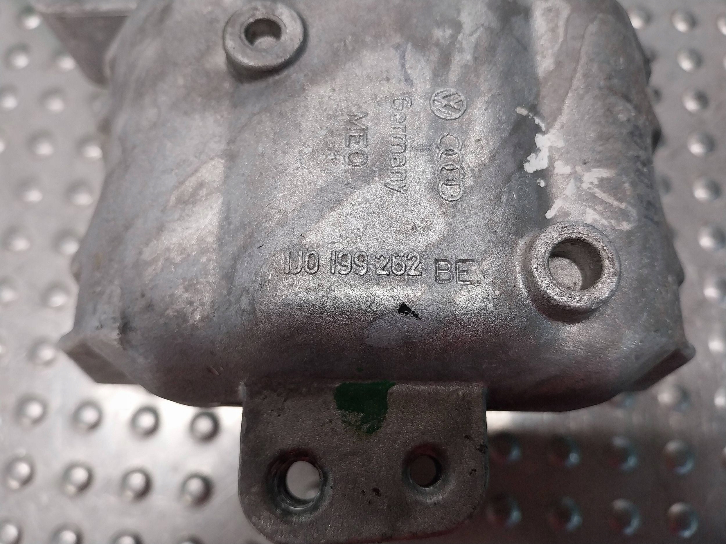 supporto Supporti motore usato 1J0199262BE VW GOLF IV LEON e TT 8N A3 8L 1.8T
