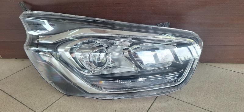 REFLEKTOR light front right FORD TRANSIT CUSTOM LIFT LED JK2113W029DG