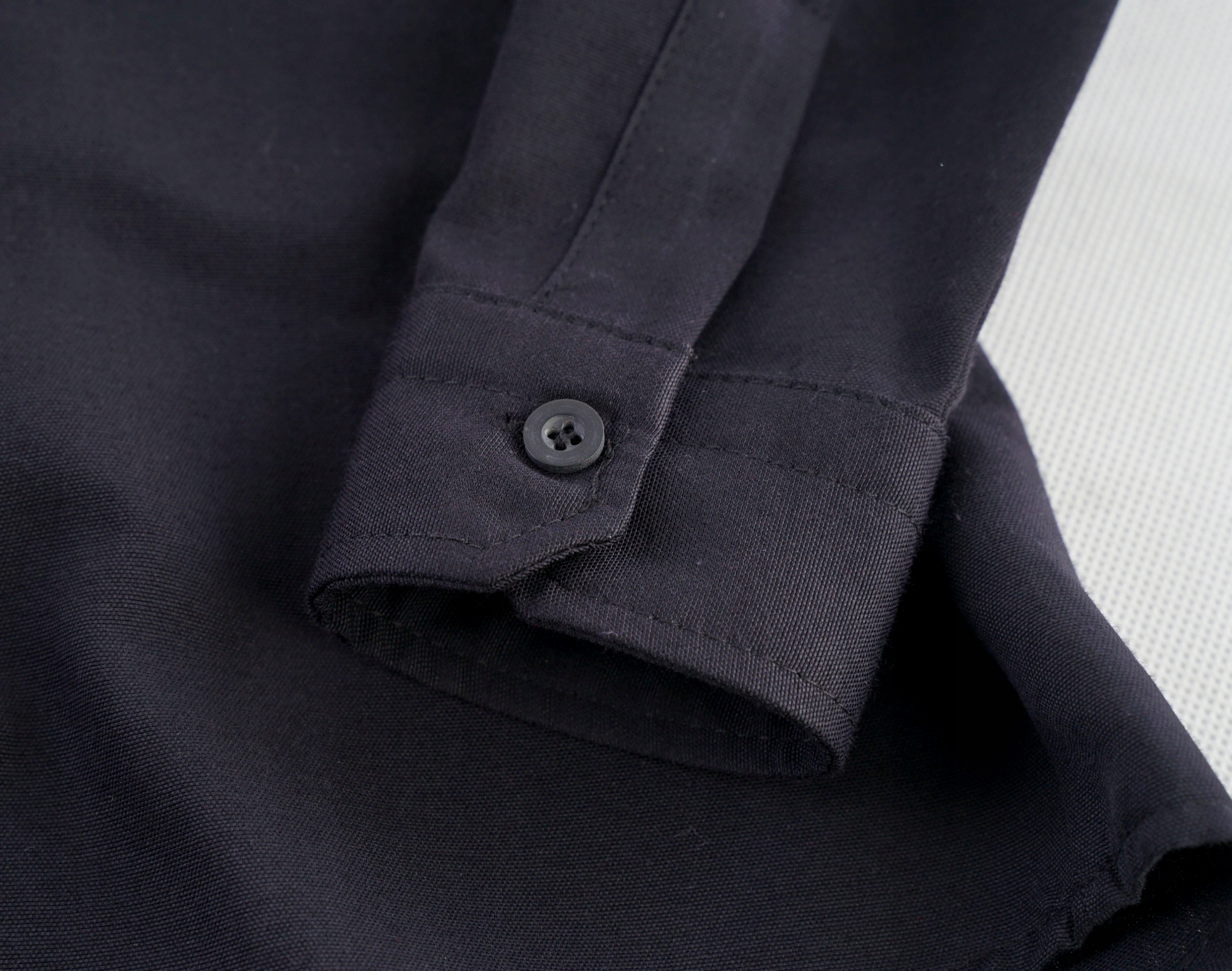 Chłopięca koszula długi rękaw czarna gładka z kołnierzem regular Kada 140 Rękaw długi rękaw