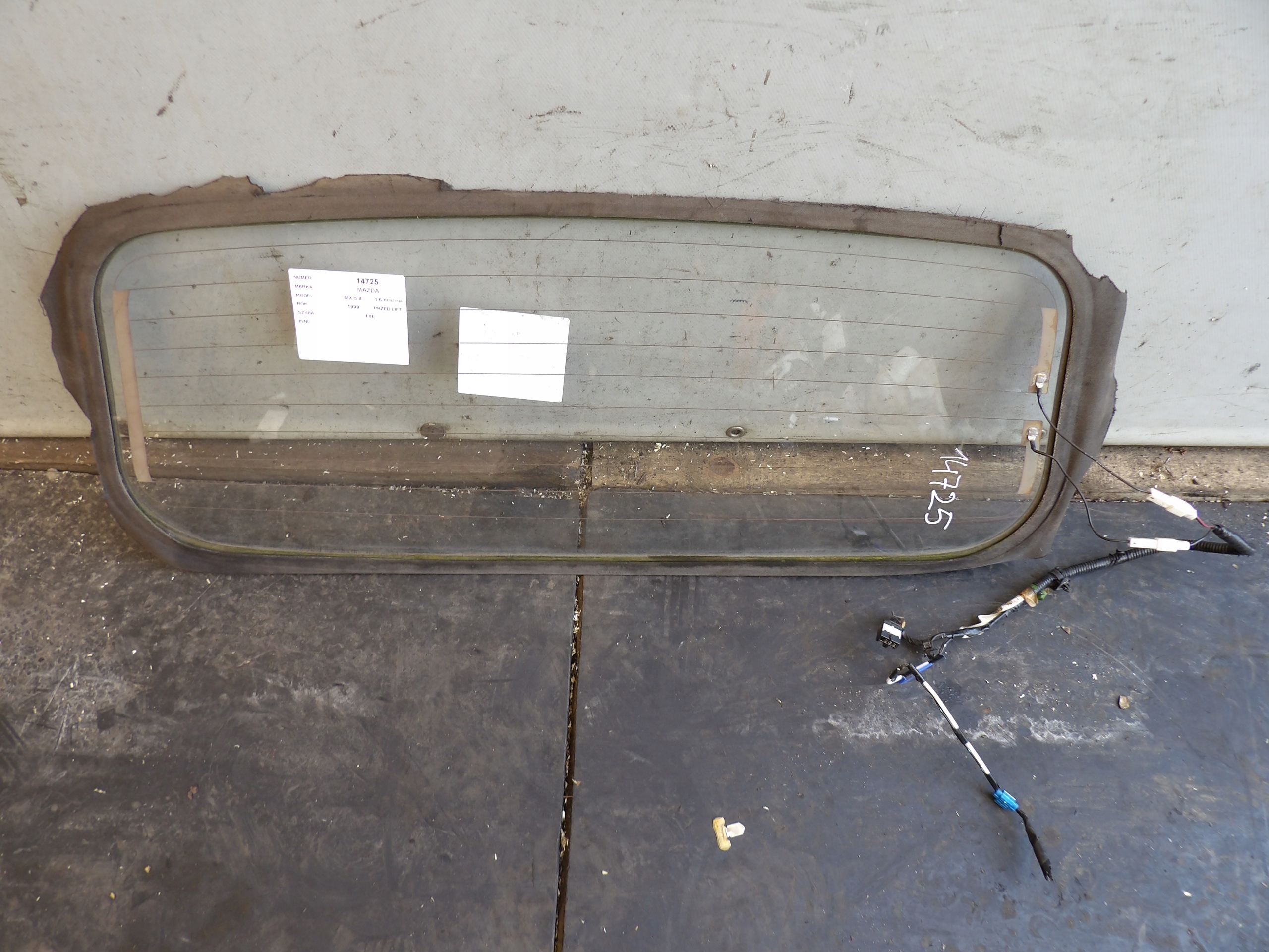 Mazda MX5 II NB window rear