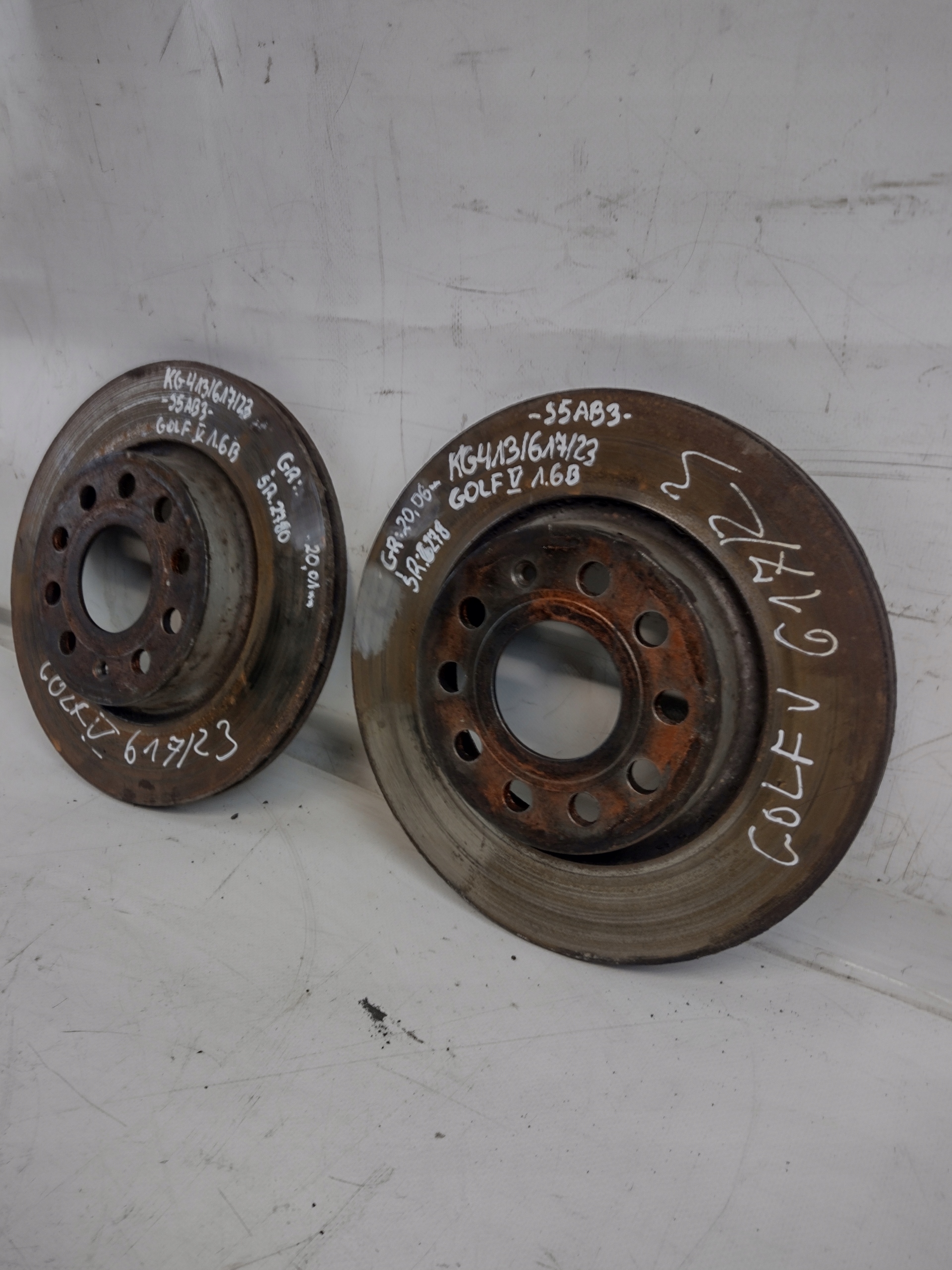 discs brake 2SZT. front 280MM VOLKSWAGEN GOLF 5 V 1.6B 06r.