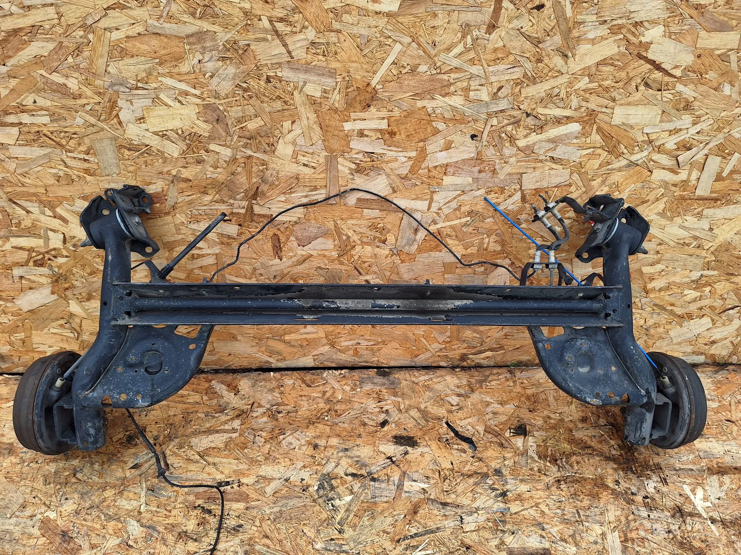 axis rear part Renault Clio III Kombi 09