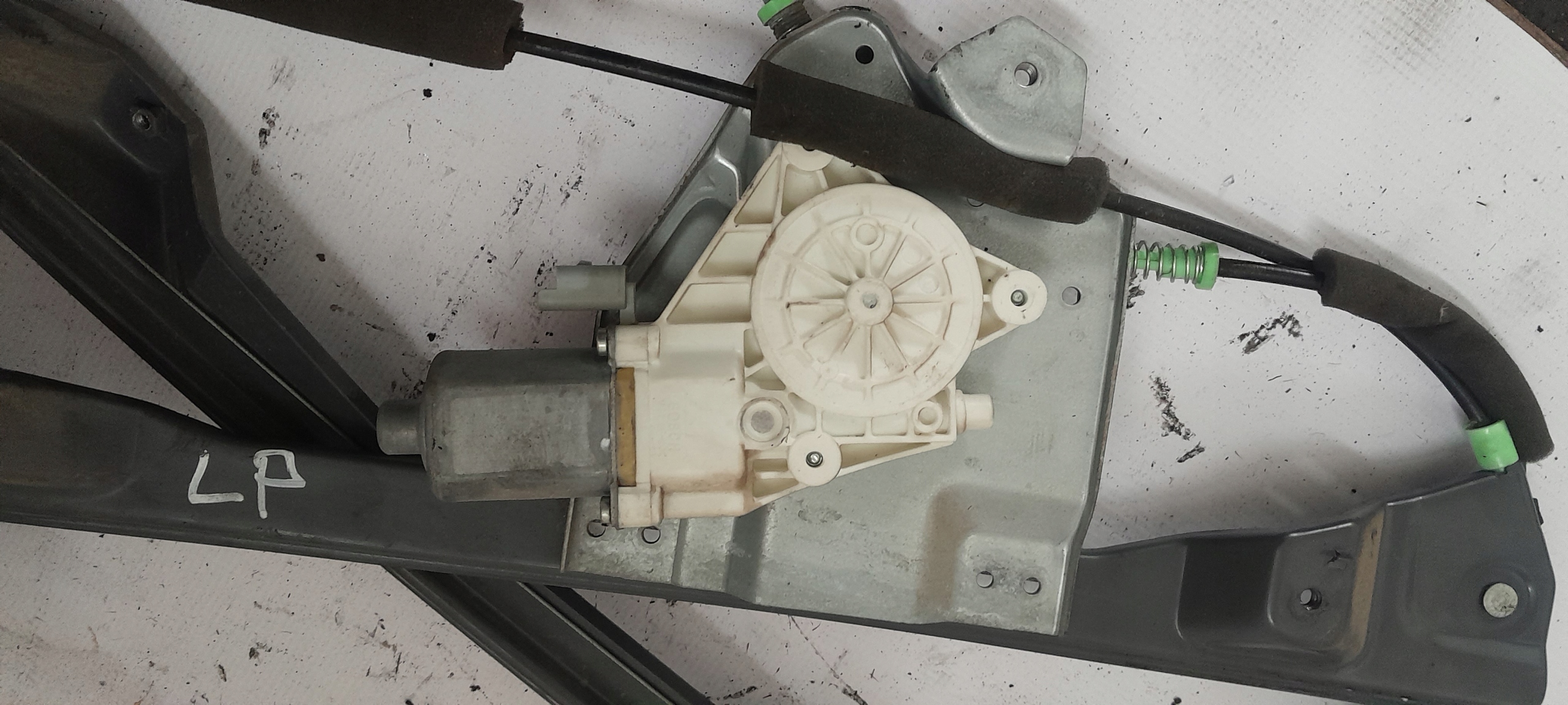 SSANGYOUNG ACTYON SPORT PODNOŚNIK SZYBY LEWY PRZÓD Typ samochodu Samochody osobowe