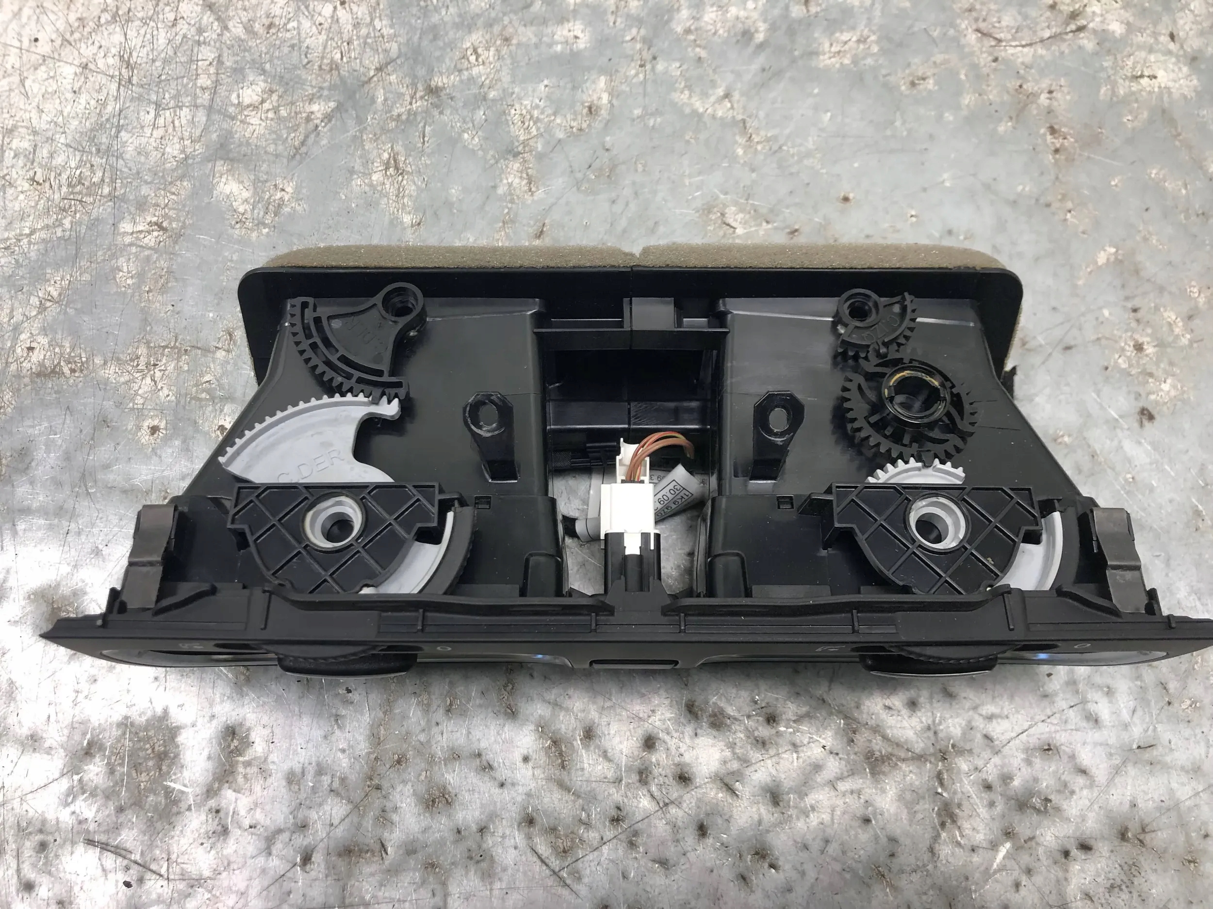 grid air conditioning devices central VW GOLF VI KOMBI 5K0815736D