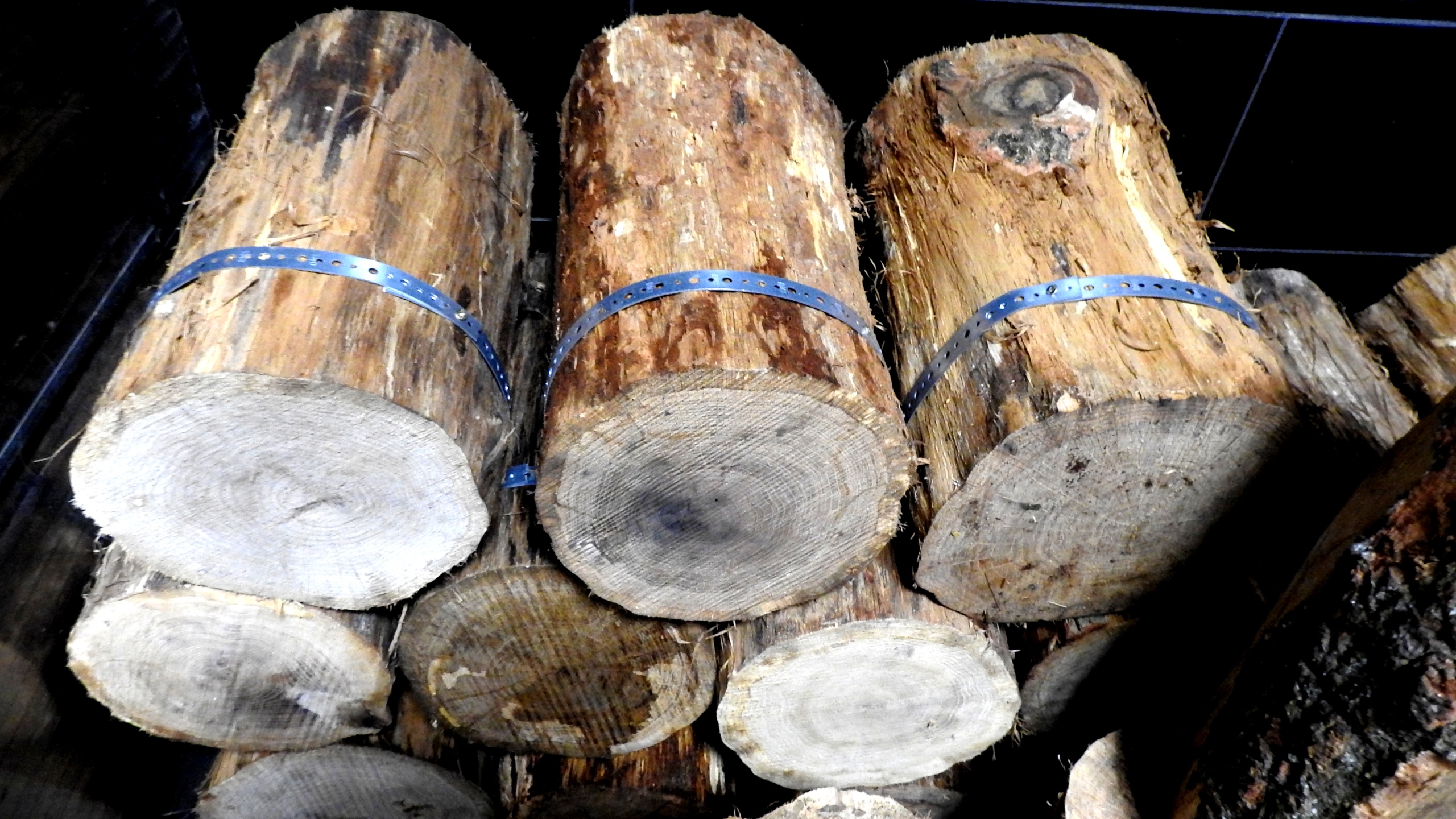 Pniak, kłódka, pieniek, podstawa do rąbania drewna Wysokość produktu 40 cm