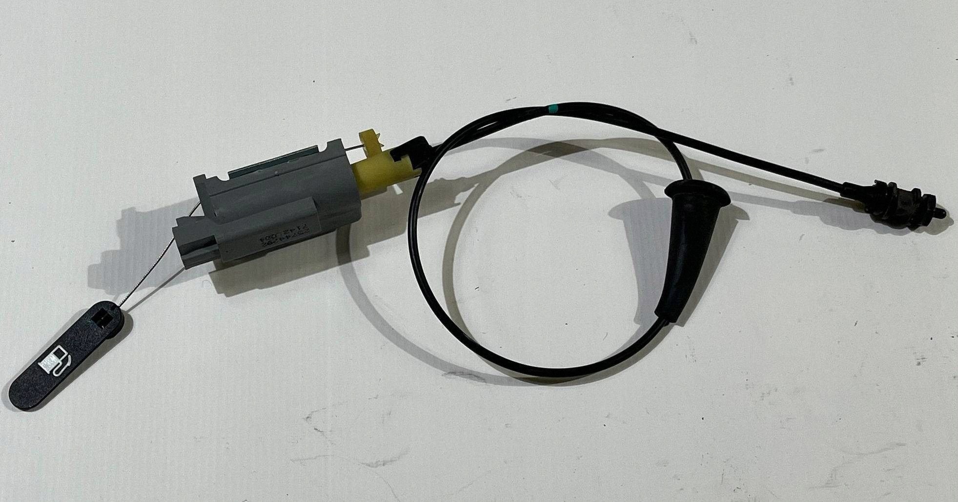 brava amortizer kabel vratašca rezervoara goriva Chevrolet Corvette C6 2005