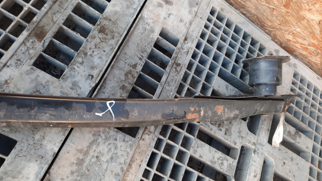 Балка бампера зад CITROEN C5 и HB 2.0b 02R