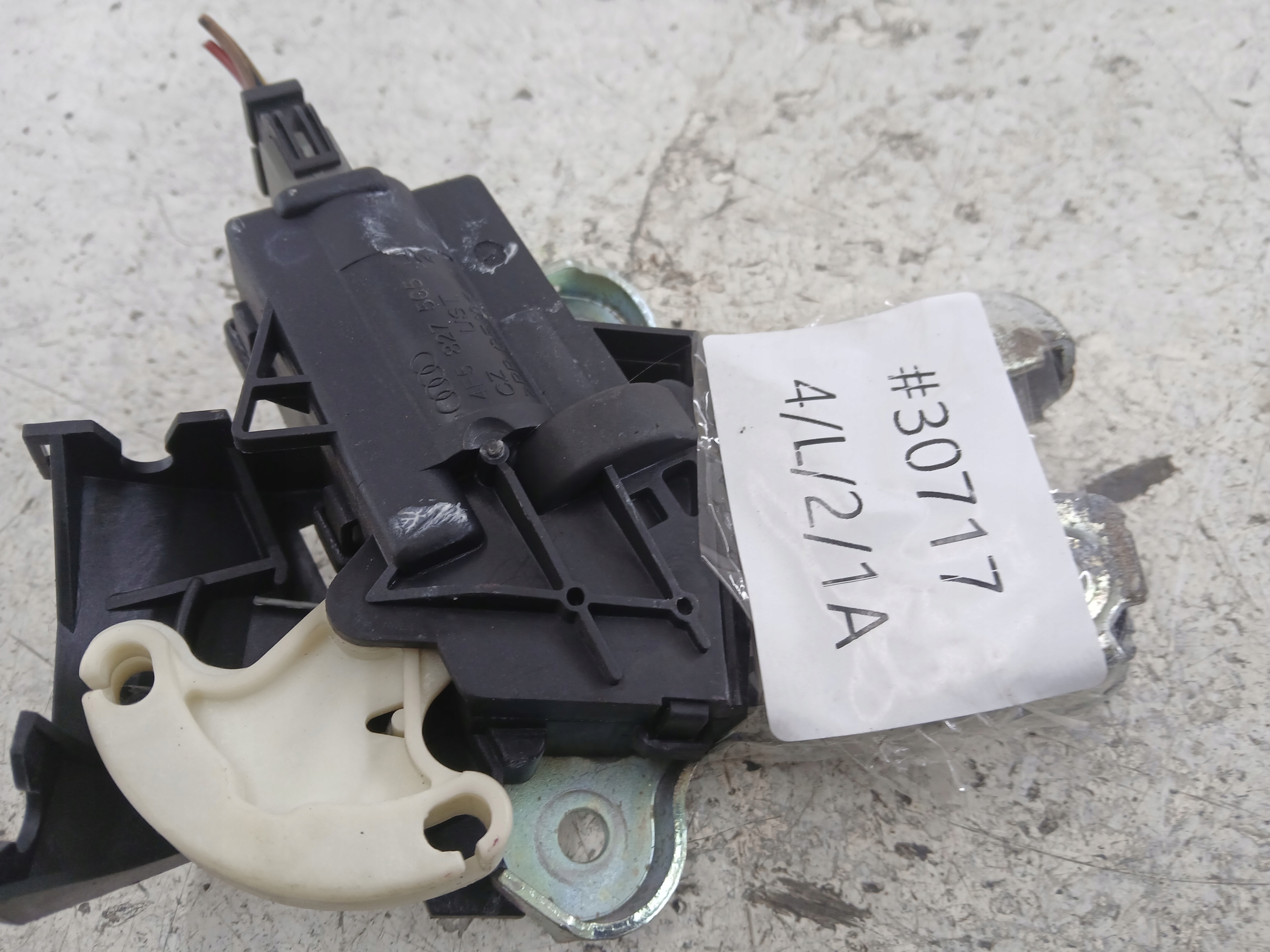 VW PASSAT B6 sedan lock bonnet boot