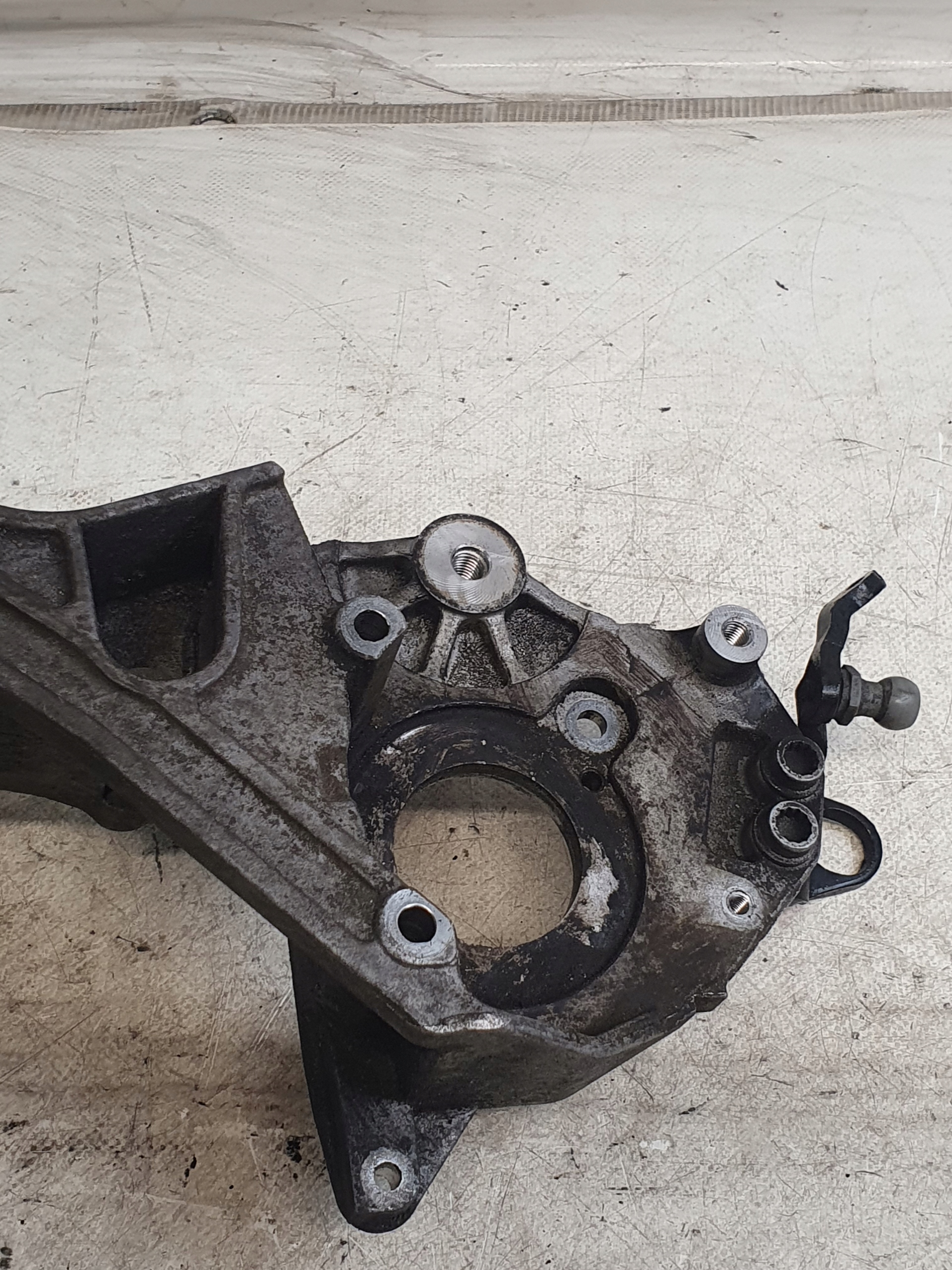 holder alternator AUDI A4 B8 2.0TDI