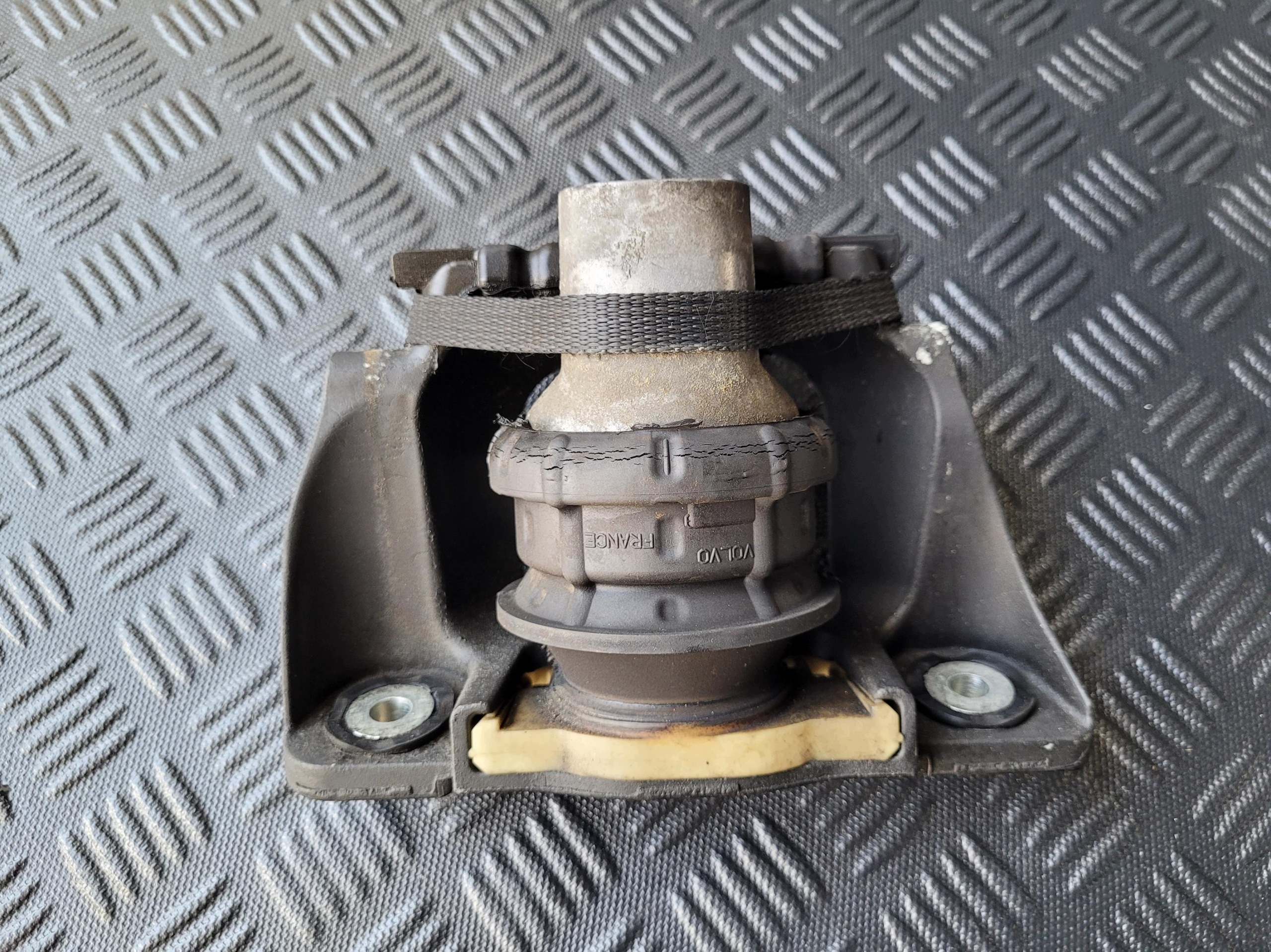 holder holder engine mount VOLVO XC60 II 2.0 T8 PHEV HYBRID