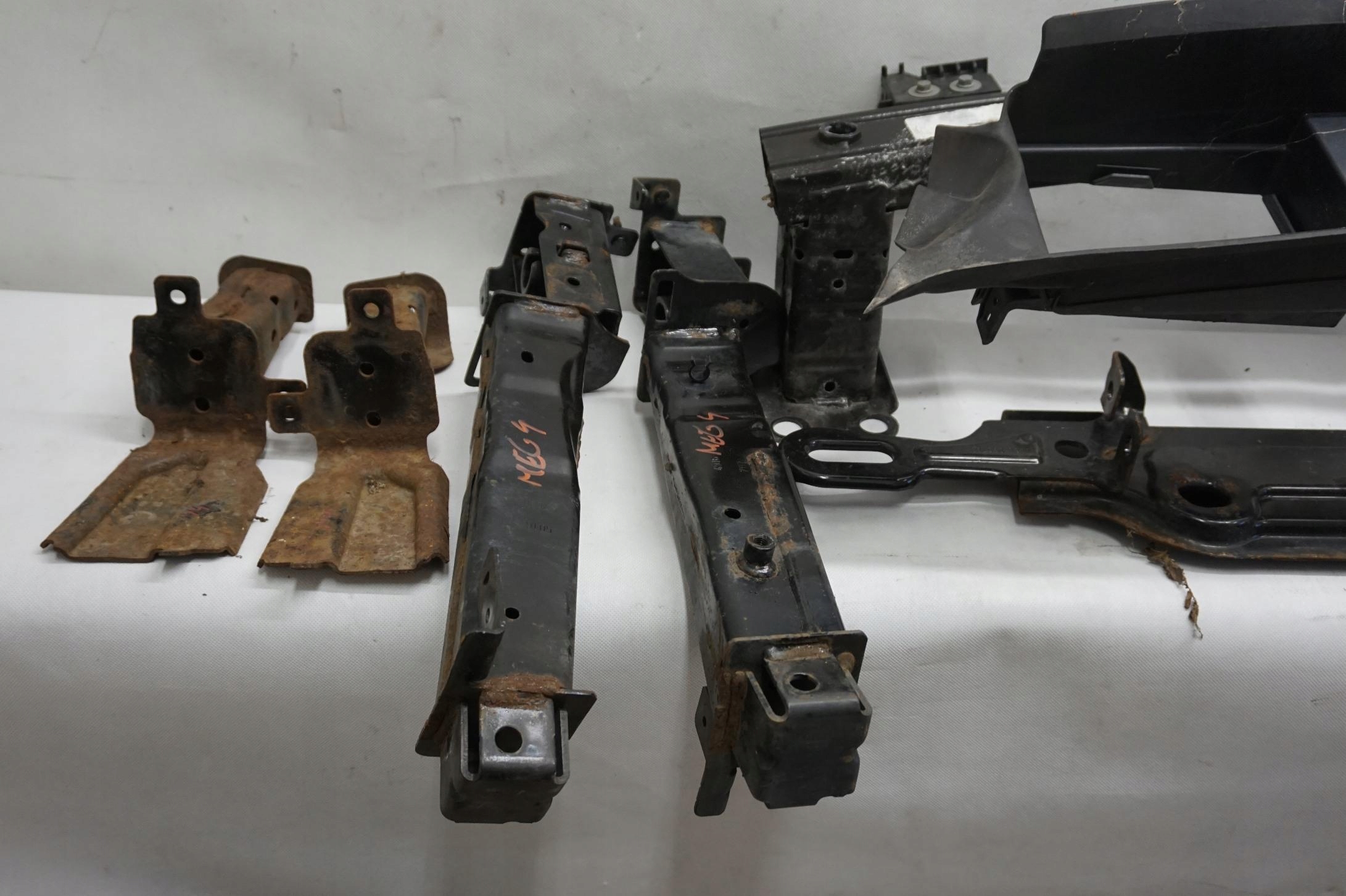 PAS PRZEDNI WZMOCNIENIE KOMPLET RENAULT MEGANE IV 4 1.2TCE Jakość części (zgodnie z GVO) O - oryginał z logo producenta pojazdu (OE)