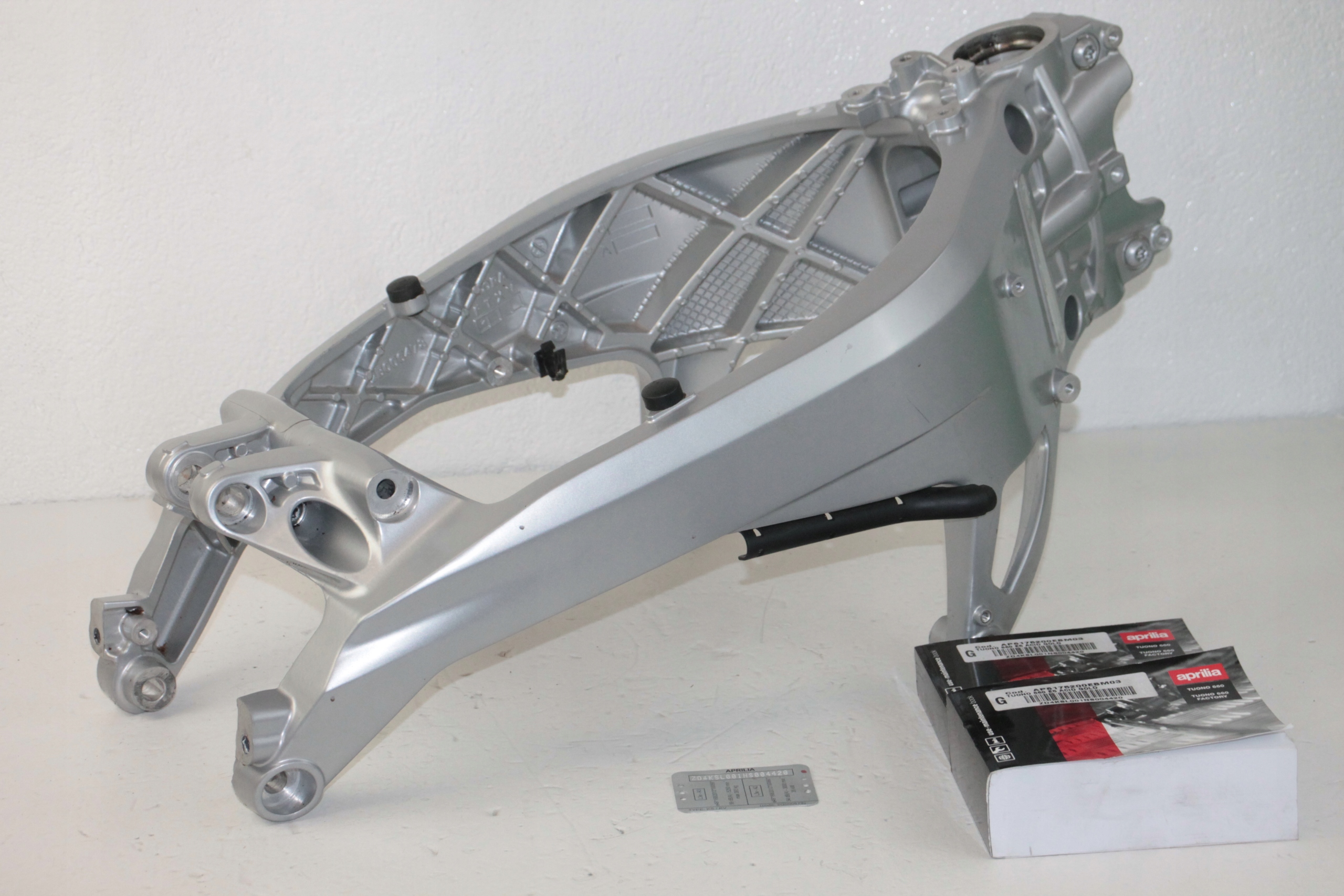 1 - APRILIA TUONO 660 2022 ГОД ДОКУМЕНТАЛЬНАЯ РАМКА