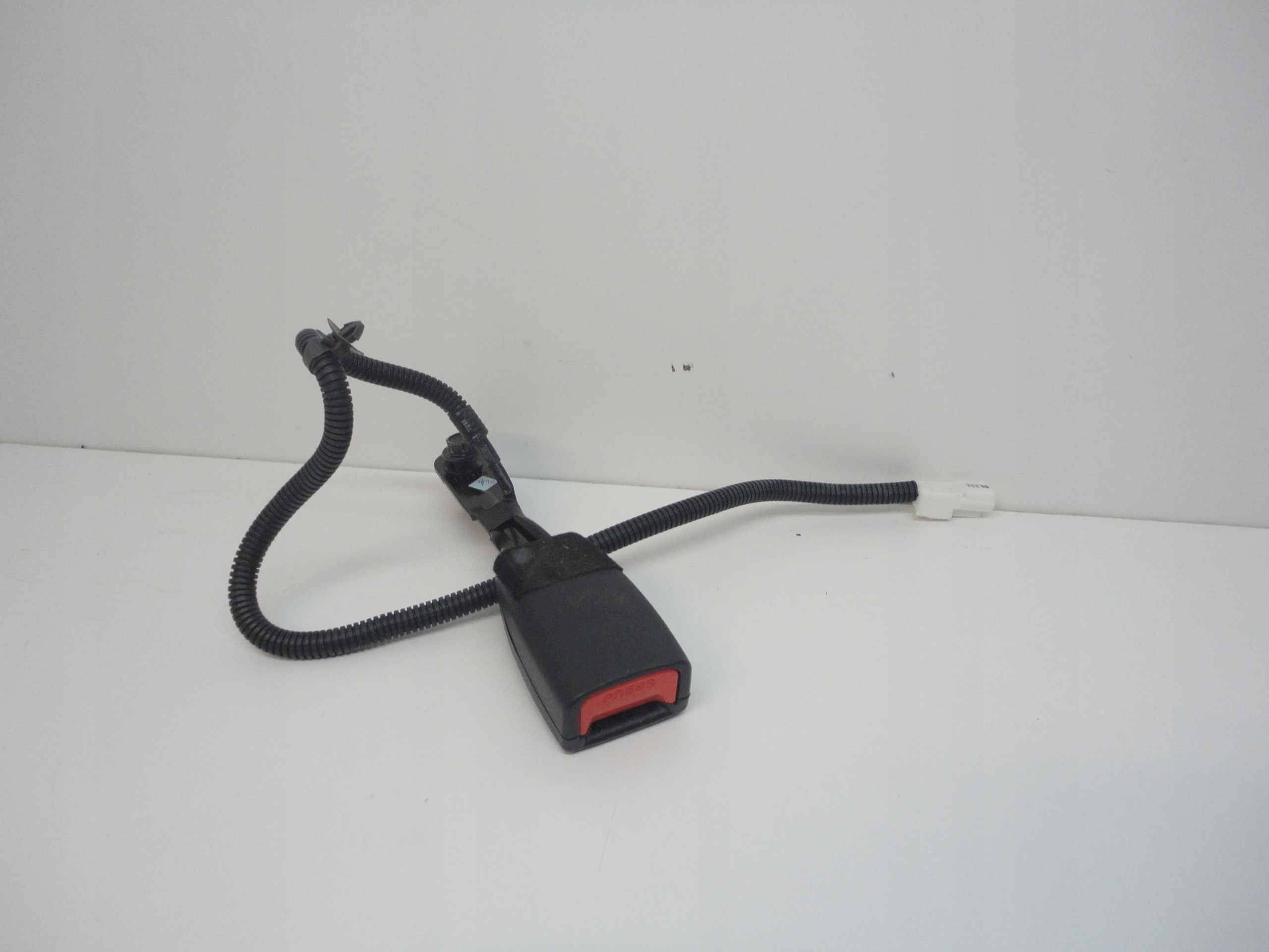 HYUNDAI I20 ZAPINKA PASA LEWY PRAWY PRZÓD 2008-14R