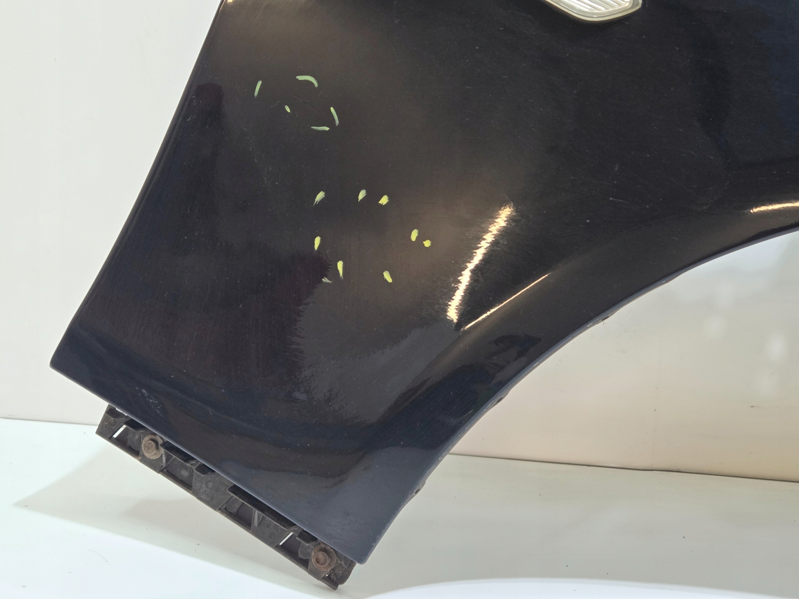 fender right front BMW E60 CARBONSCHWARZ