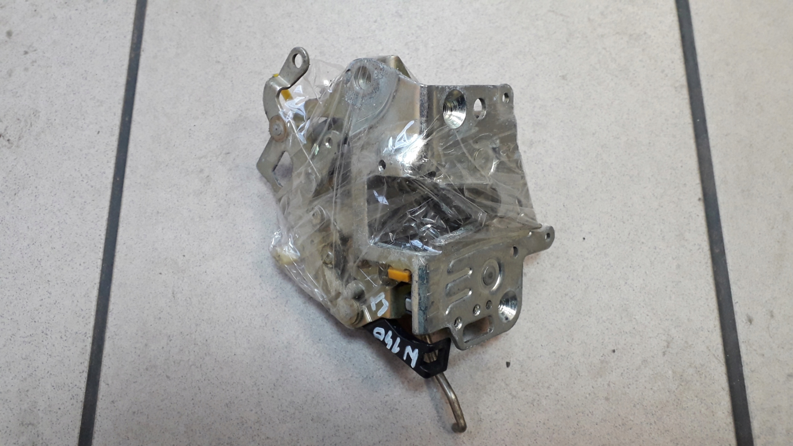 MERCEDES S W140 ZAMEK LEWY TYLNY + SIŁOWNIK