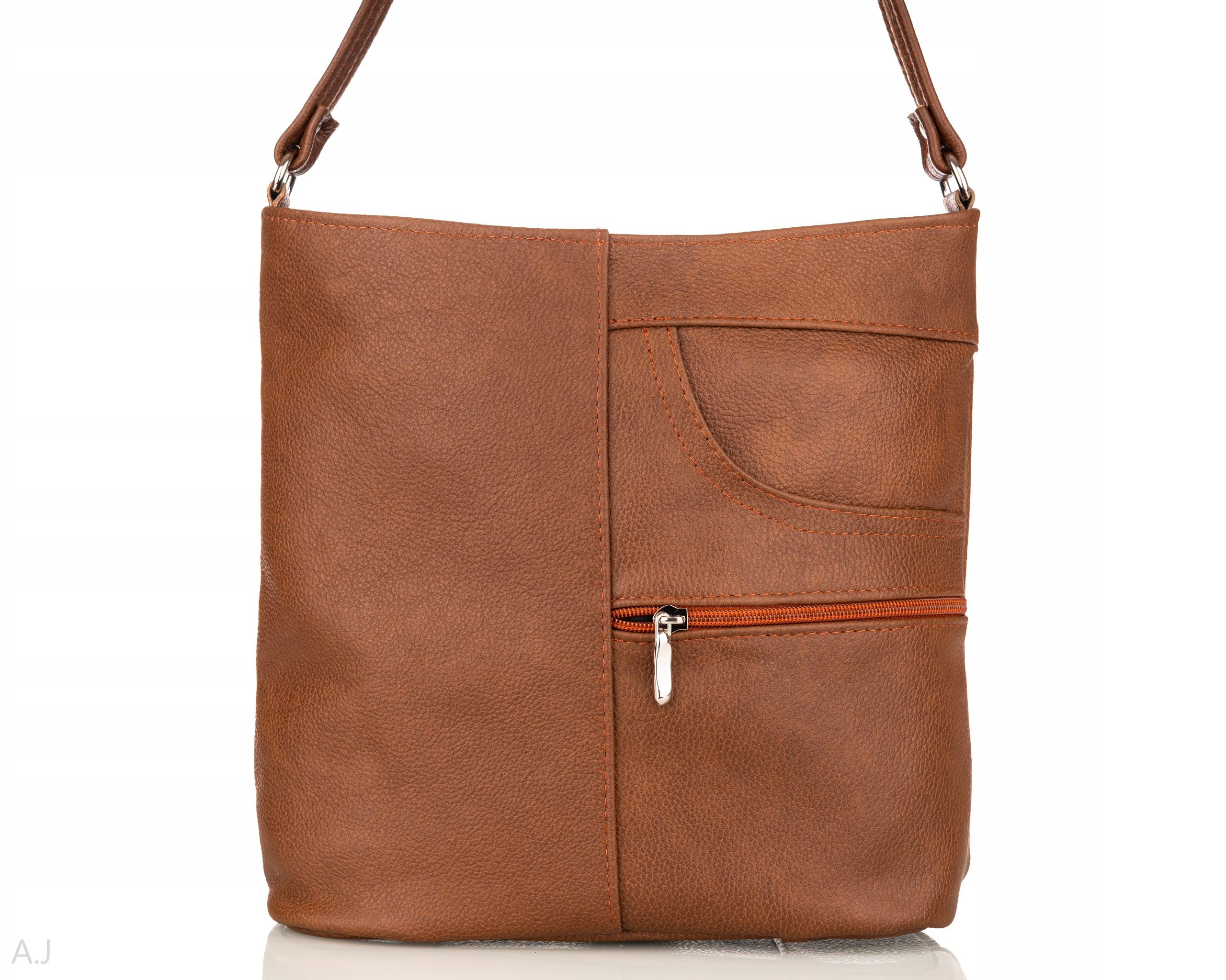 Kožená kabelka přes rameno velká z camel kůže, prostorná