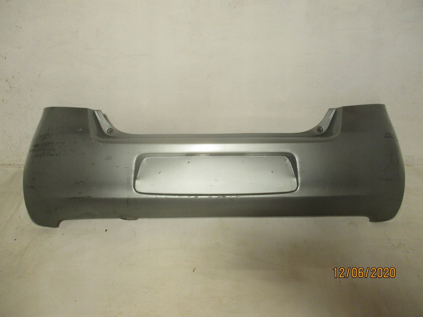 PARE CHOC TOYOTA YARIS 05R ENDOMMAGÉ