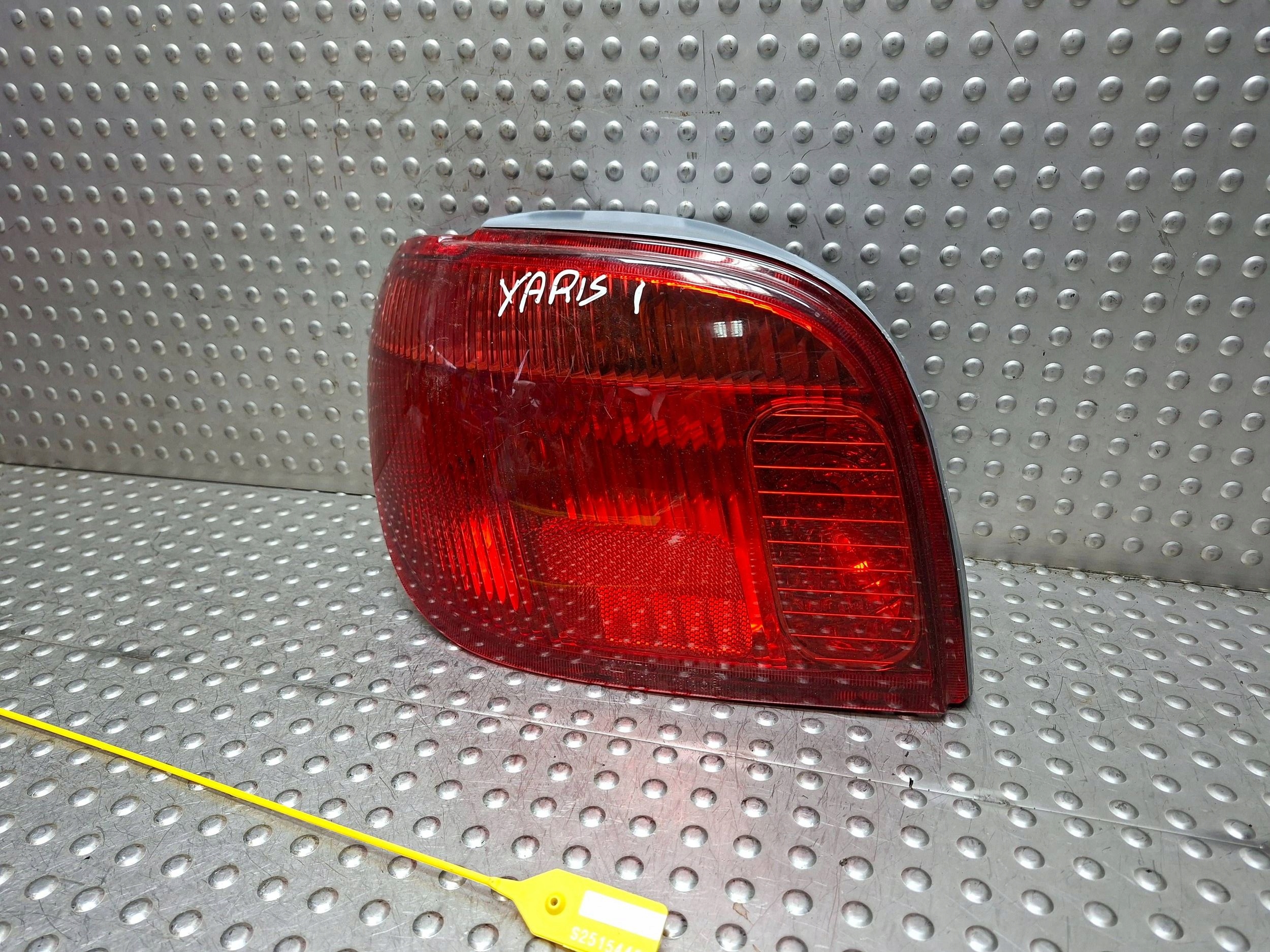 light rear part left TOYOTA YARIS and LIFT 03-06 EU