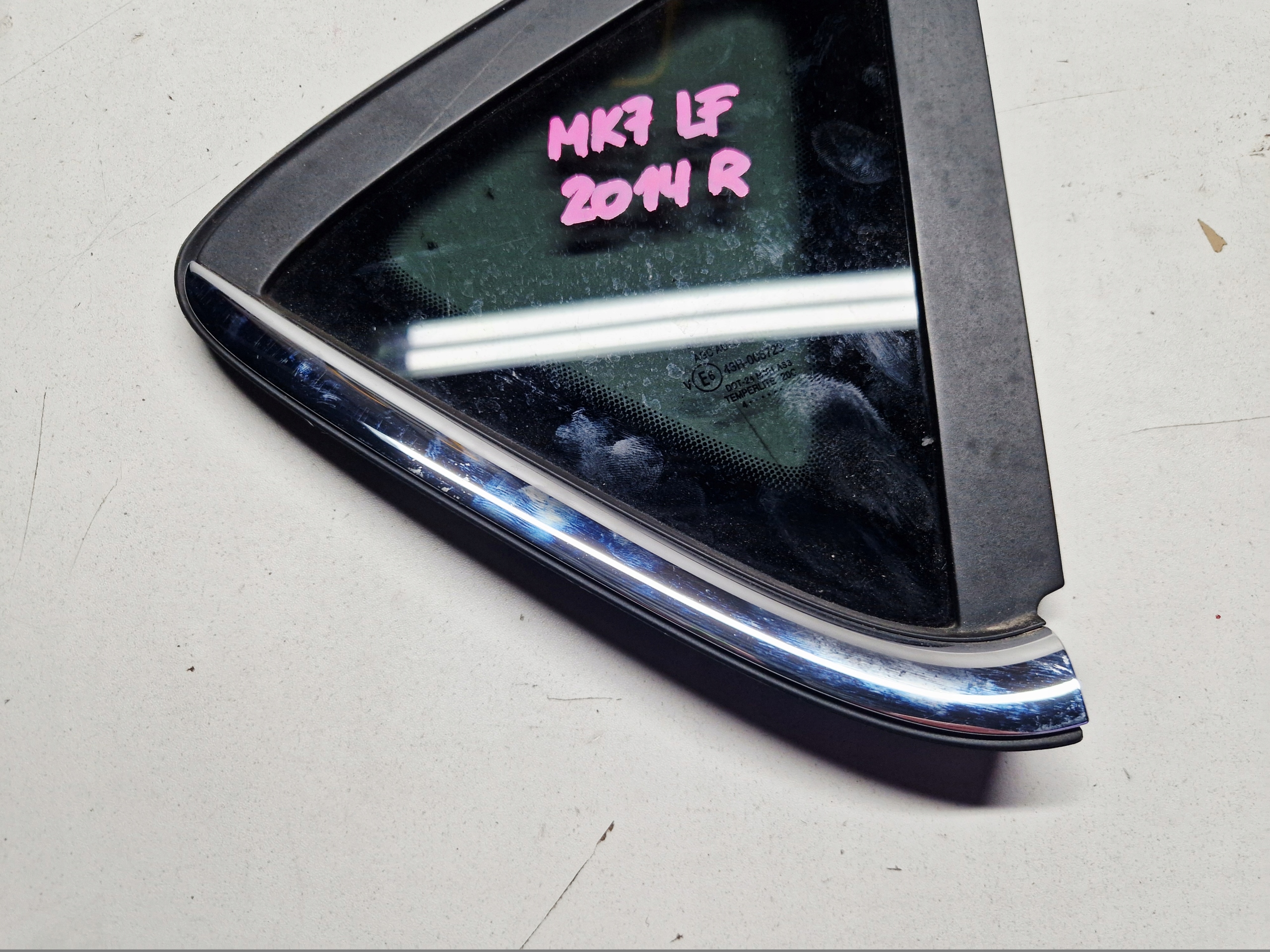 window side right rear part CHROM FORD FIESTA MK7 LIFT 2014