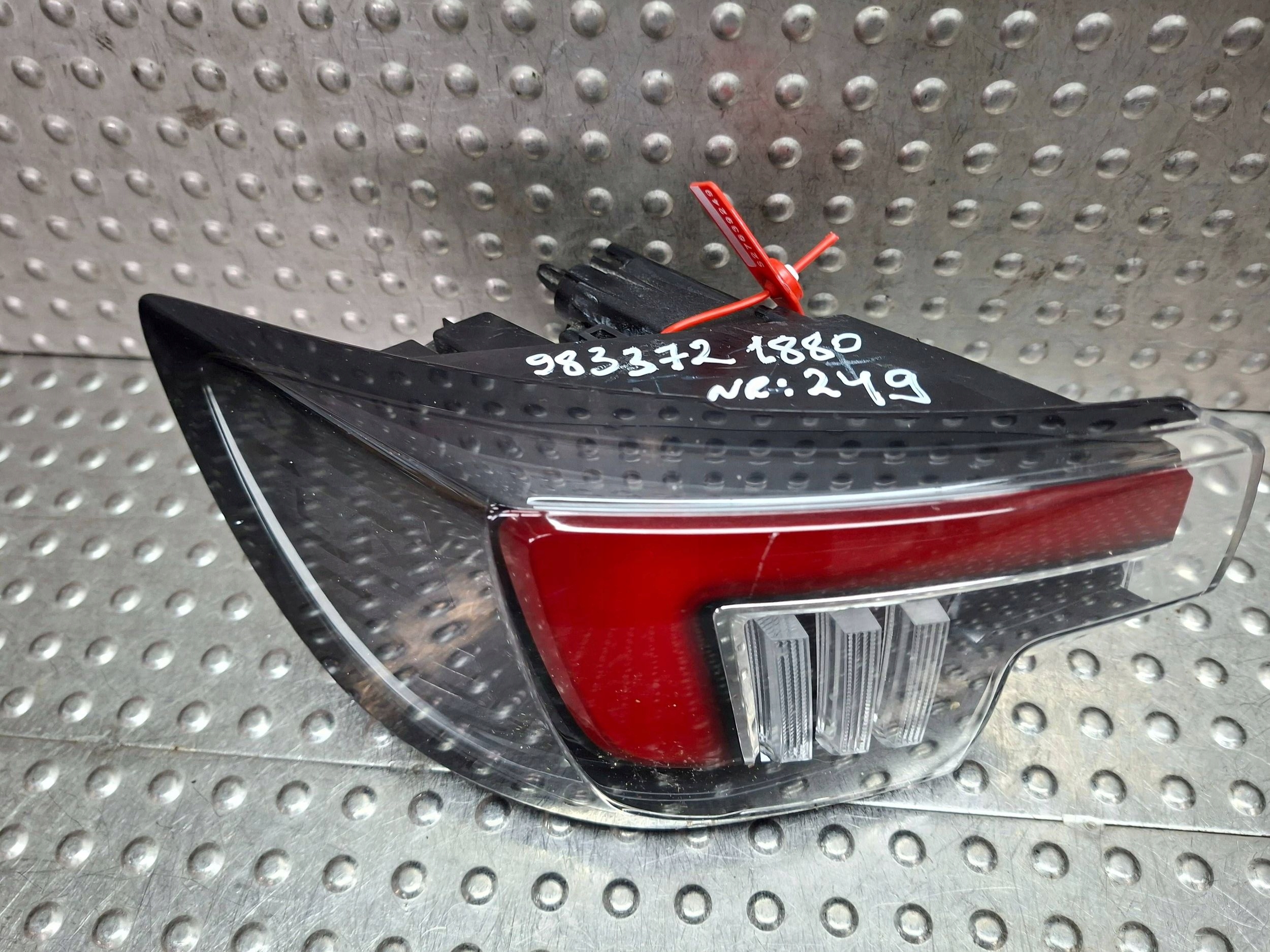 light left rear part LED 9833721880 OPEL MOKKA B 2020