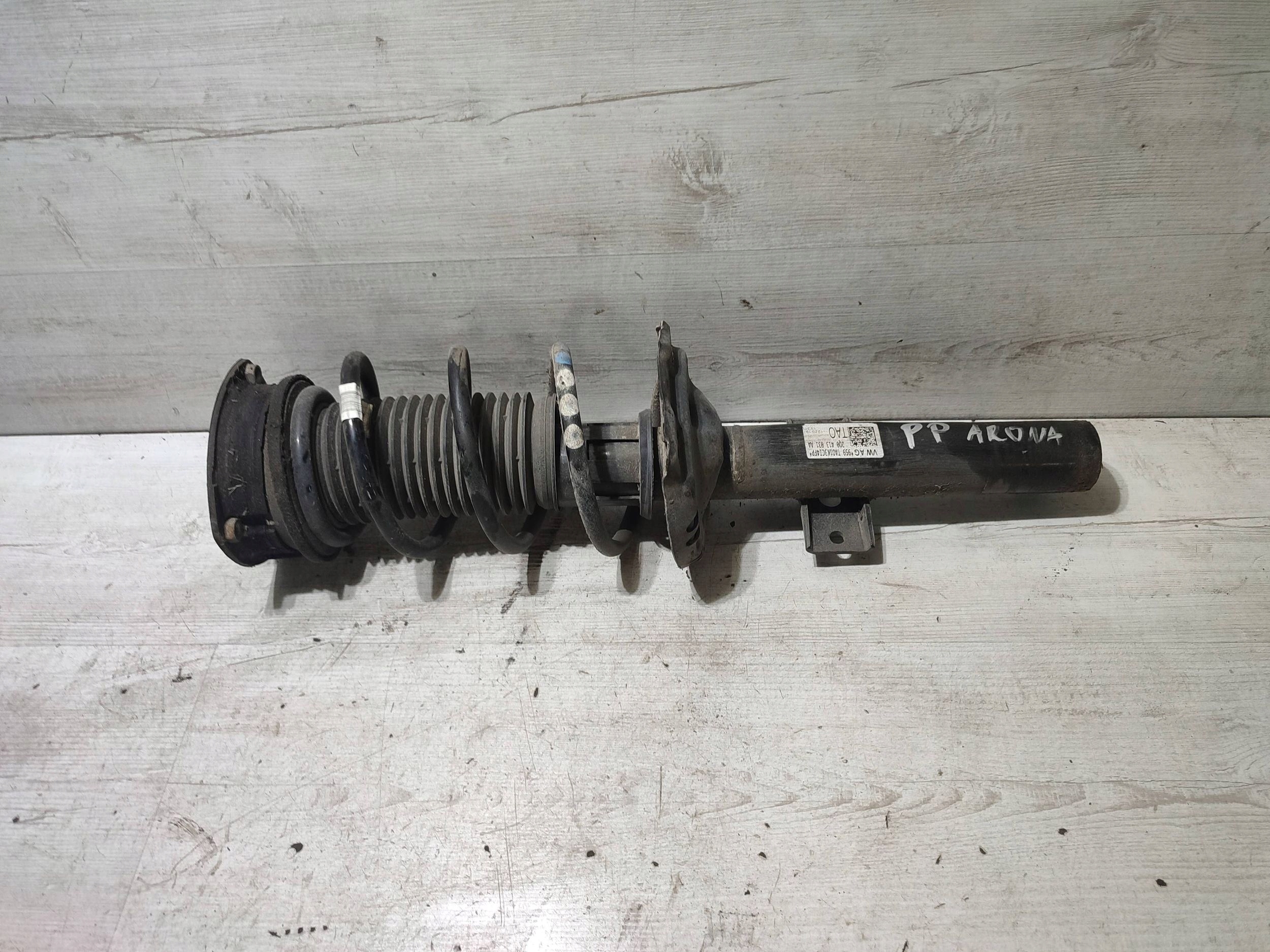 Seat Arona 2019 front side right shock absorber front