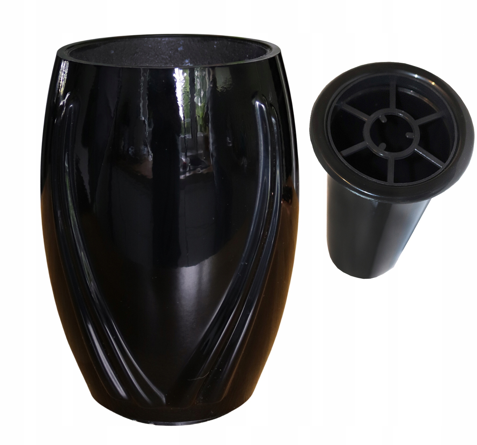 

Wazon nagrobny W 19 Czarny