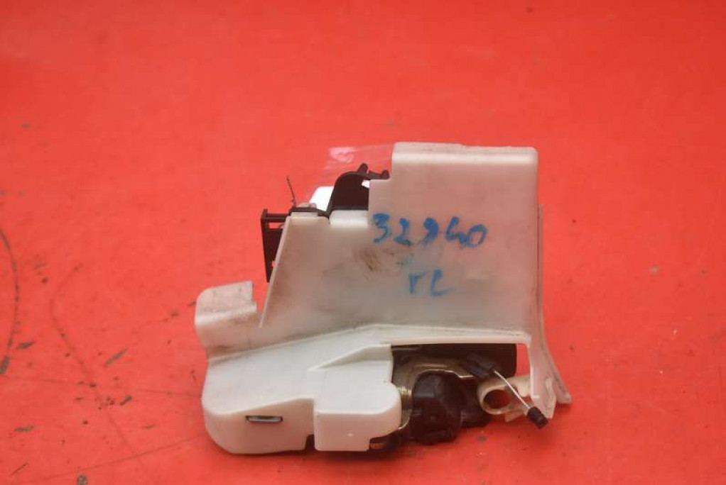 lock door left front front EU VW POLO 4 IV 9N 01-05