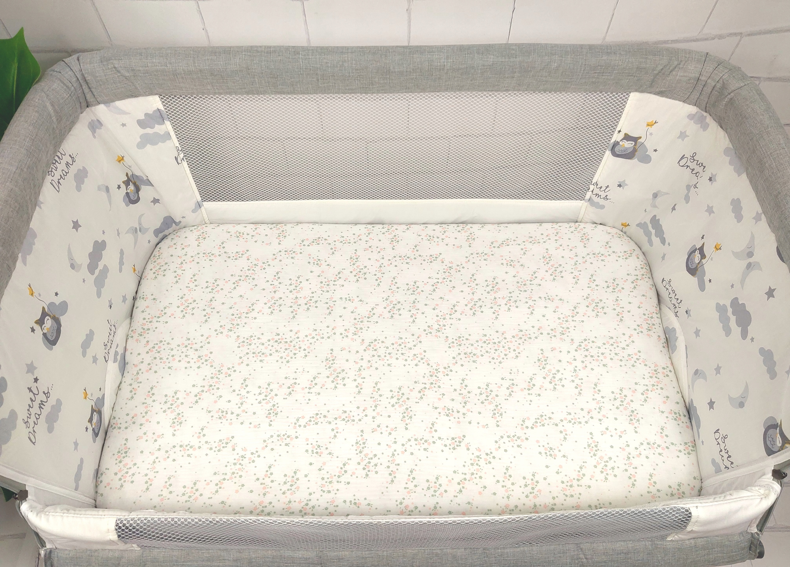 PRZEŚCIERADŁO MUŚLINOWE Z GUMKĄ DO ŁÓŻECZKA DOSTAWKI 50x82 RETRO Kod producenta 50/82/retro