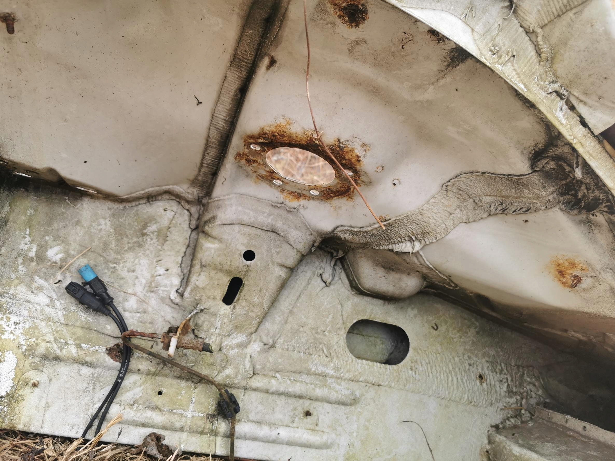 quarter FARTUCH quarter left front MERCEDES SPRINTER W906 06-16
