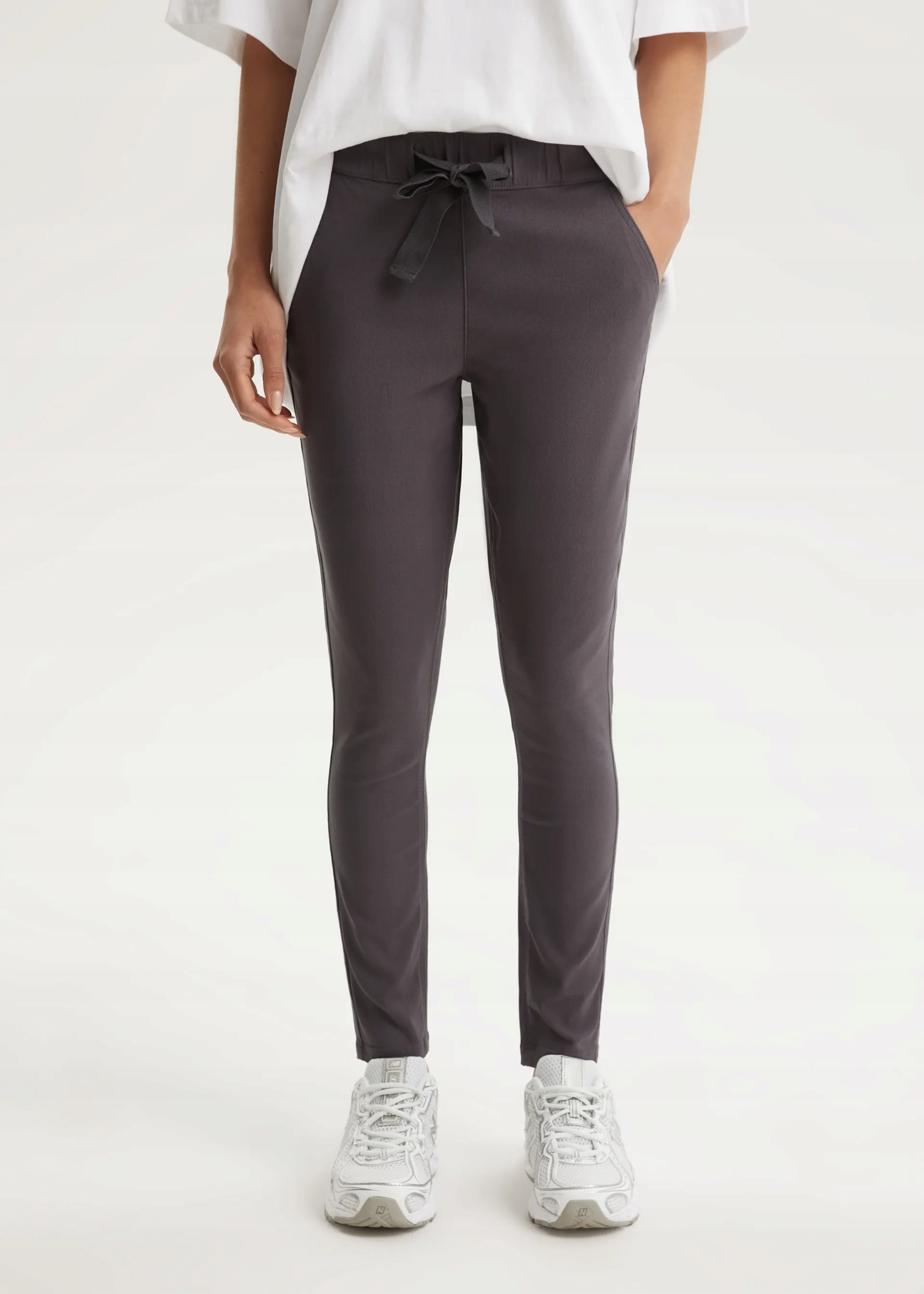 Spodnie damskie dopasowane Diverse Lidotka K 261 Grafit 42