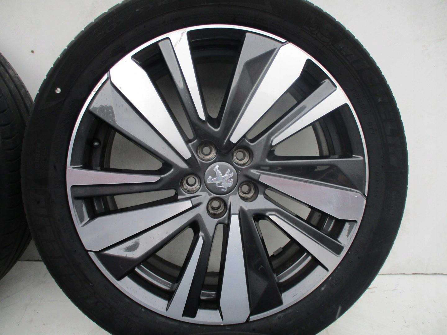 Koła felgi opony PEUGEOT 3008 R19 20r Szerokość opony 205 mm
