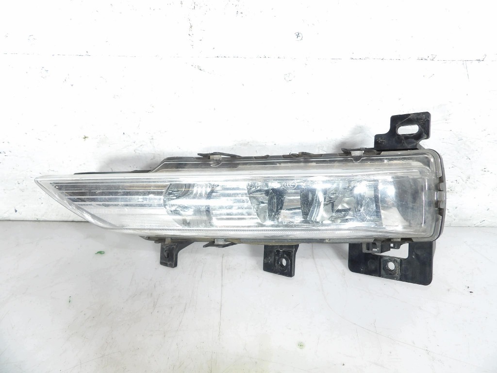 INFINITI Q30 mlhovka levý 261555DA2C