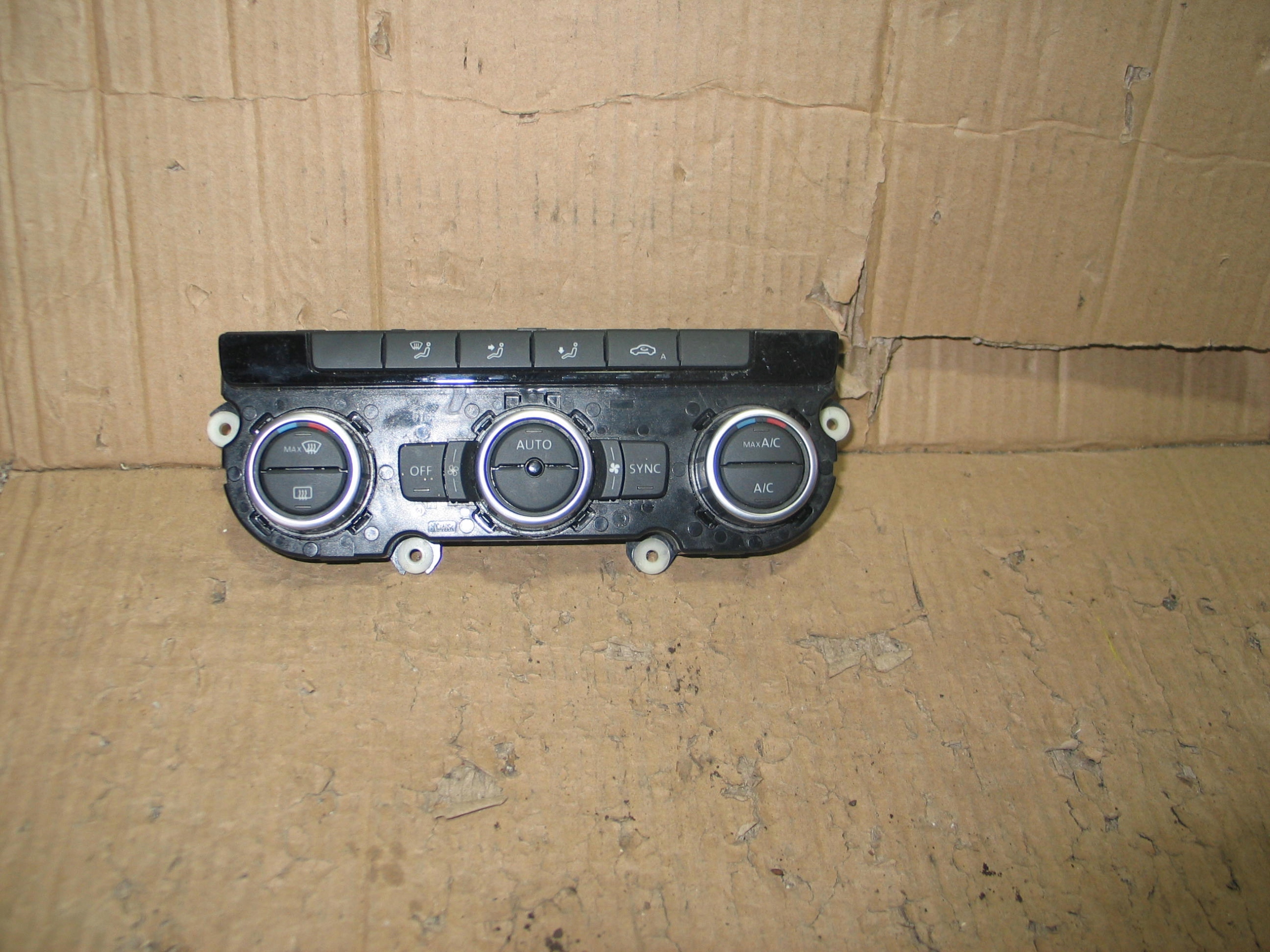 3AA907044AF - панель кондиционирования воздуха vw passat CC B7 3AA