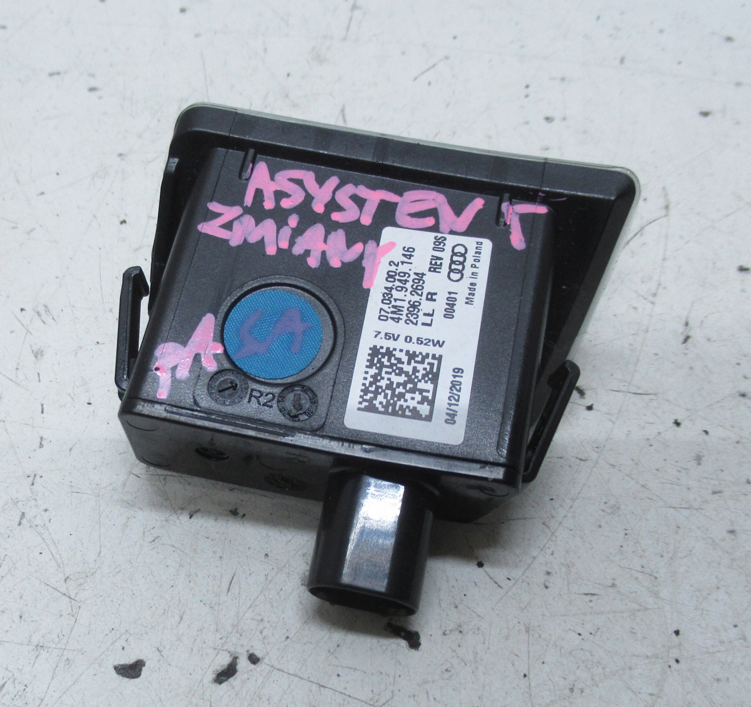 AUDI Q7 Q5 ASYSTENT changes supports 4M1949146